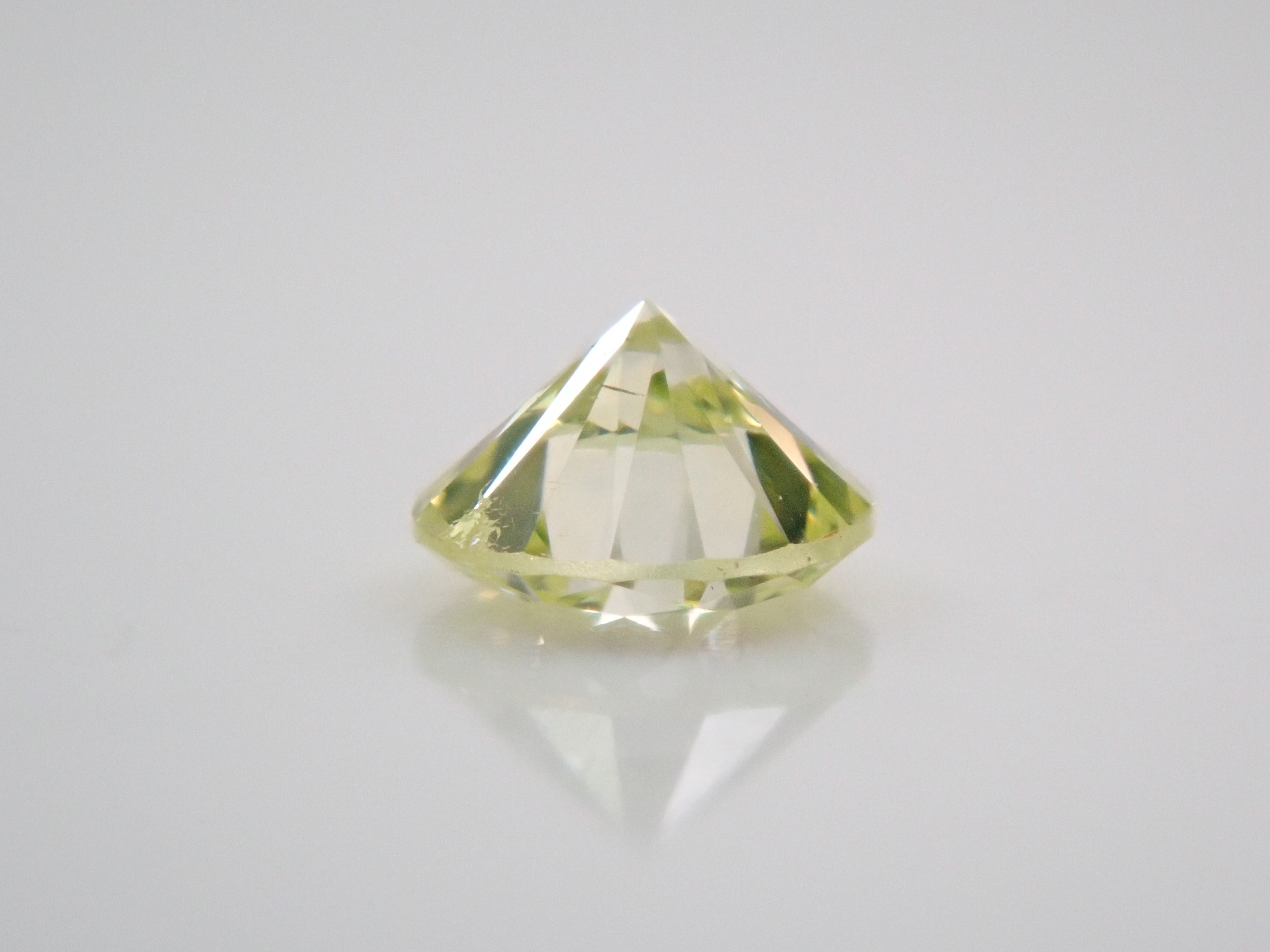 グリーンイエローダイヤモンド 2.9mm/0.097ctルース(LIGHT GREEN YELLOW, SI-2)