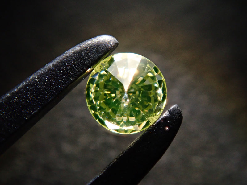 グリーンイエローダイヤモンド 2.9mm/0.097ctルース(LIGHT GREEN YELLOW, SI-2)