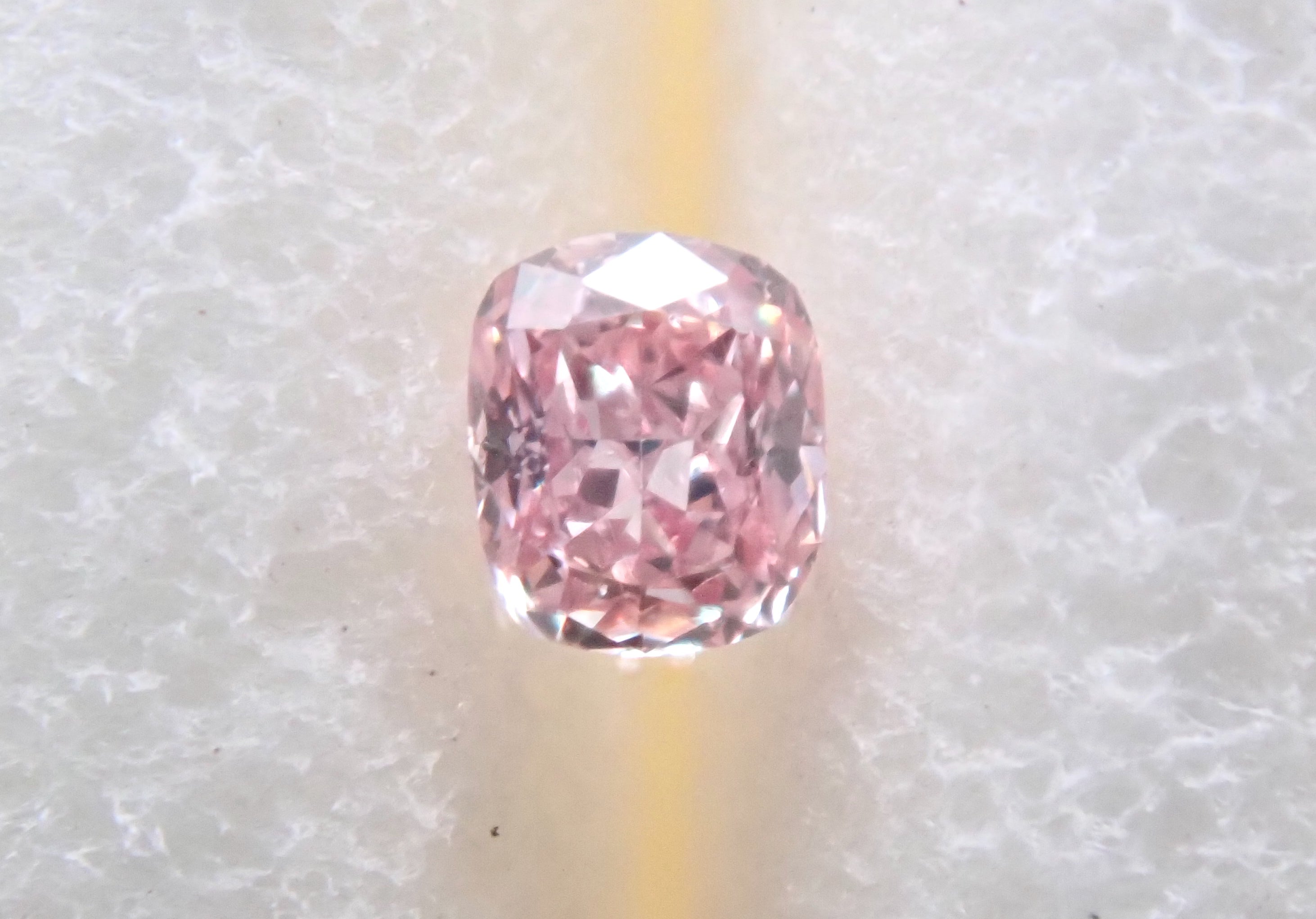 ０．０３５ct ＦＡＮＣＹ ＰＵＲＰＬＩＳＨ ＰＩＮＫ ＶＳ２ ピンクダイヤモンド ルース あかるく