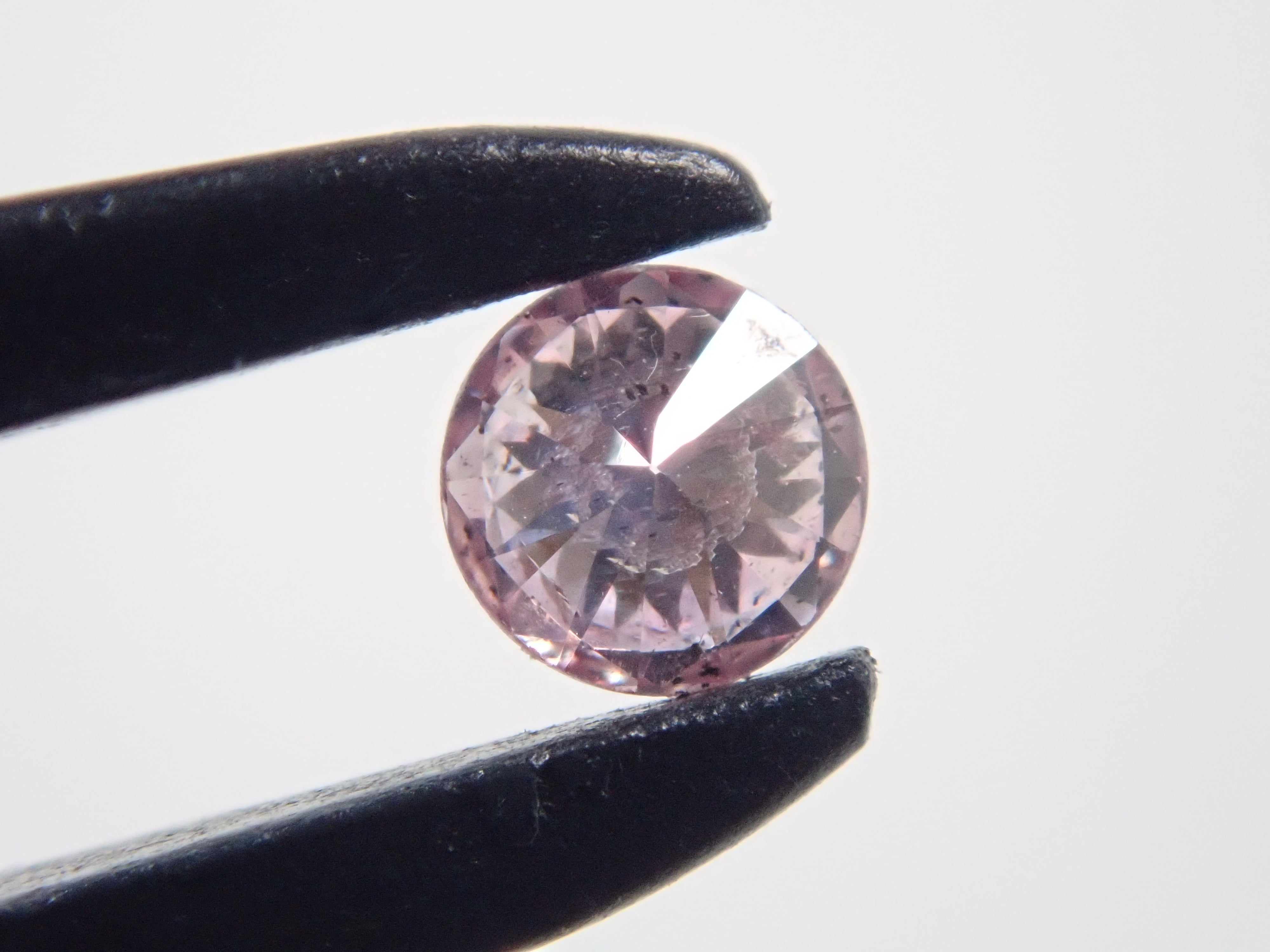 【32501429掲載】ピンクダイヤモンド 0.054ctルース(FANCY LIGHT PURPLISH PINK, I-1)