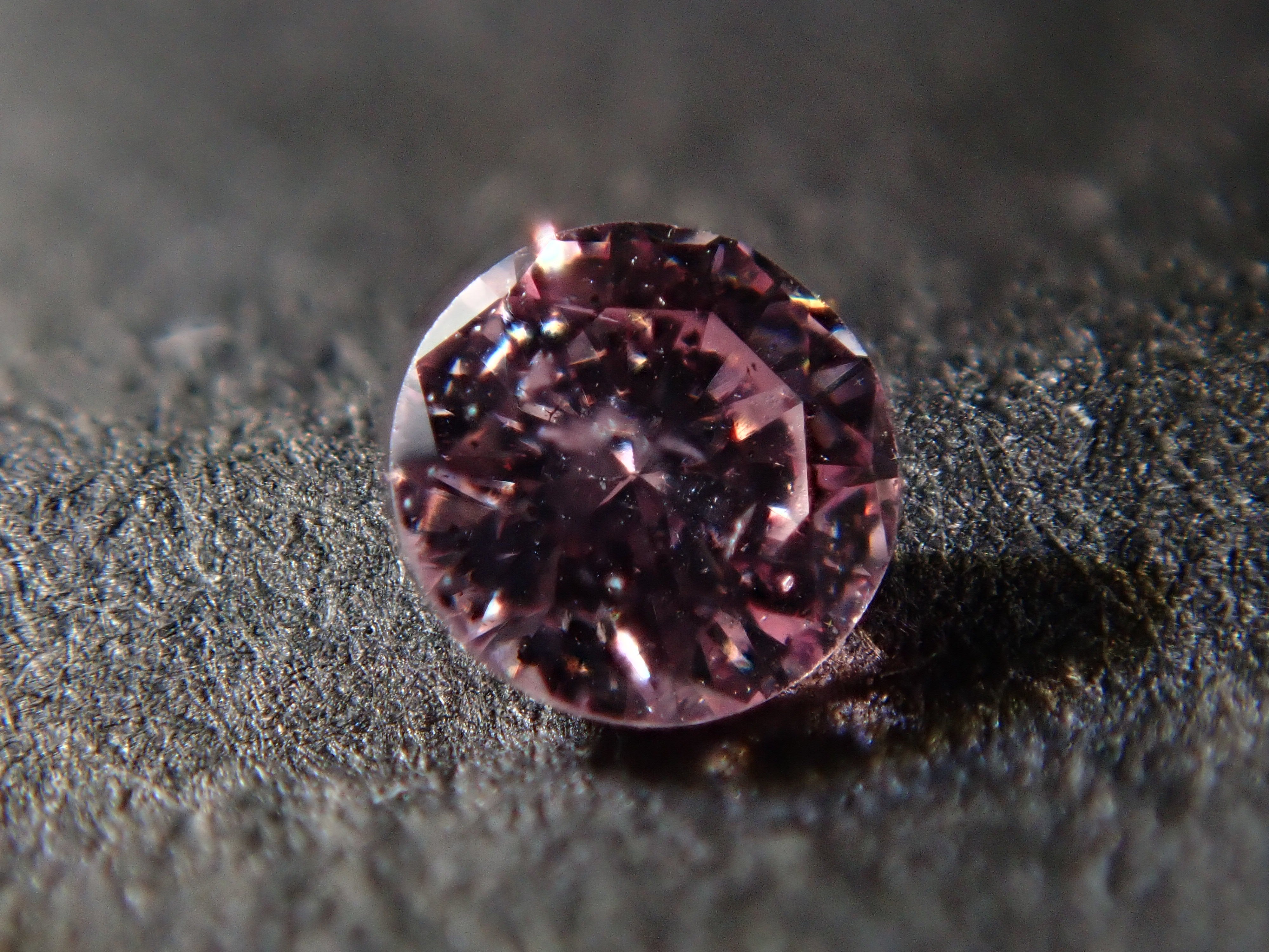 【32501429掲載】ピンクダイヤモンド 0.054ctルース(FANCY LIGHT PURPLISH PINK, I-1)