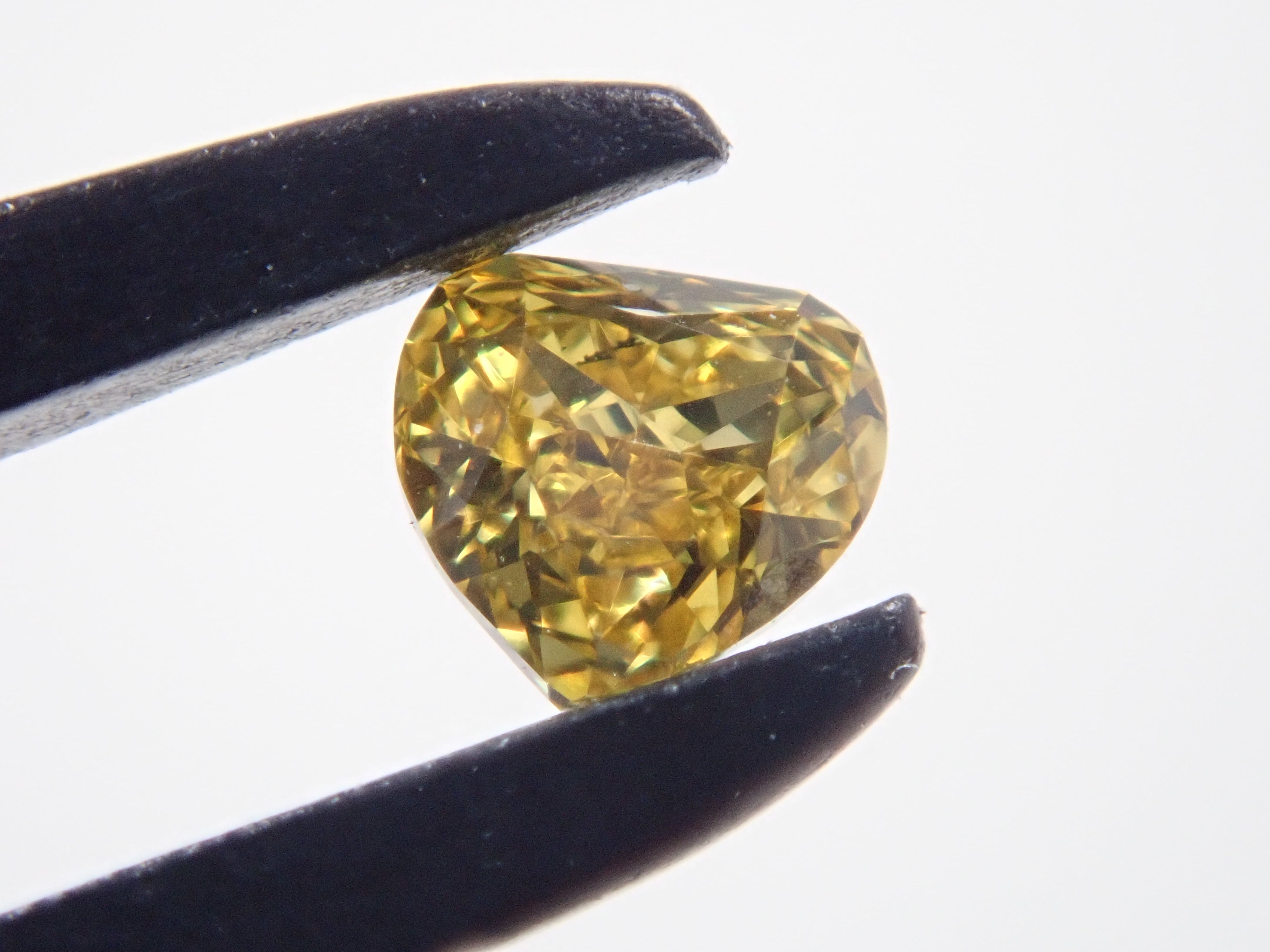 イエローダイヤモンド 0.121ctルース(FANCY INTENSE YELLOW, VS-1)