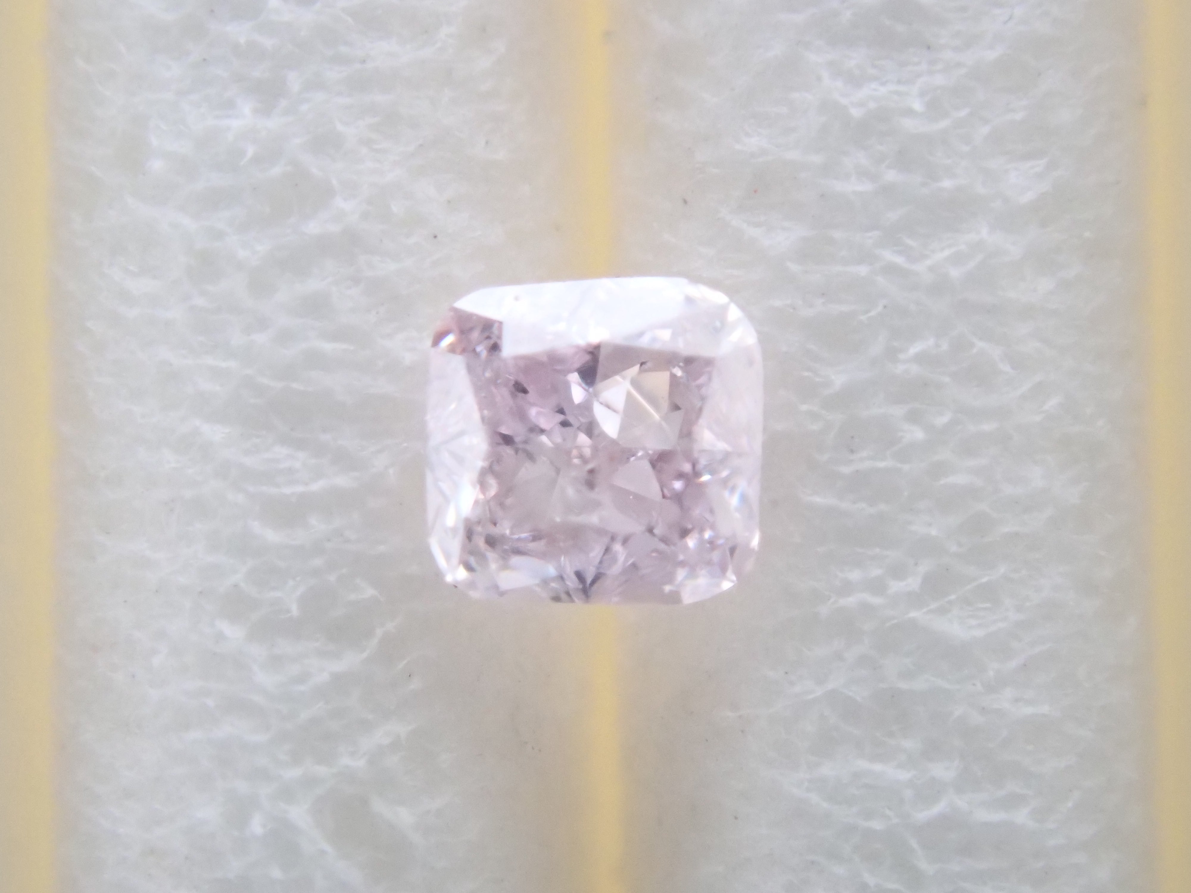 【32501425掲載】ピンクダイヤモンド 0.074ctルース(FANCY LIGHT PURPLE PINK, I-1)