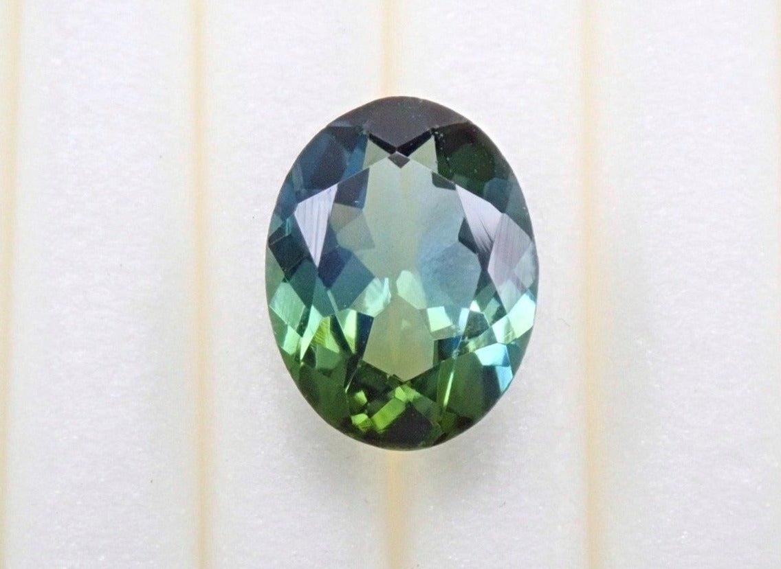 Bicolor tourmaline 1.050ct loose