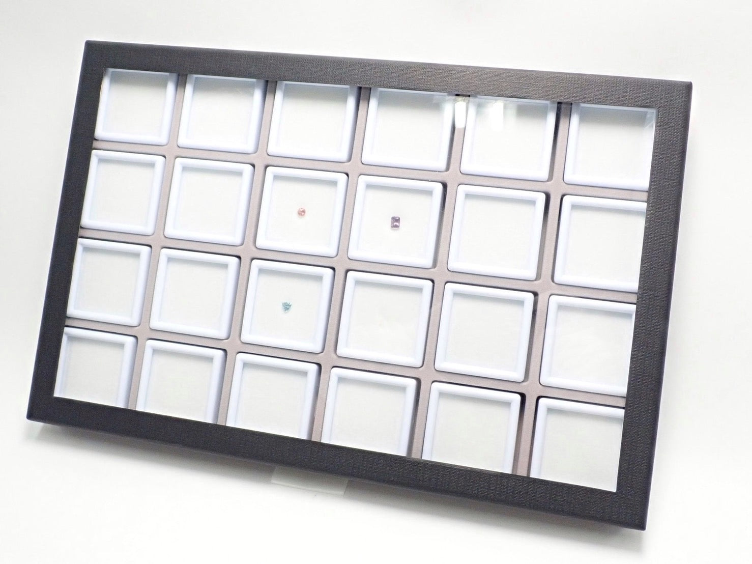 宝石商の道具】ルースケース24個・ケース・ルース3個[KEN氏カット8千