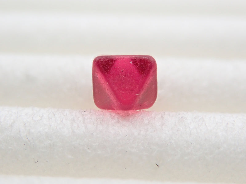 Red spinel 0.250ct raw stone