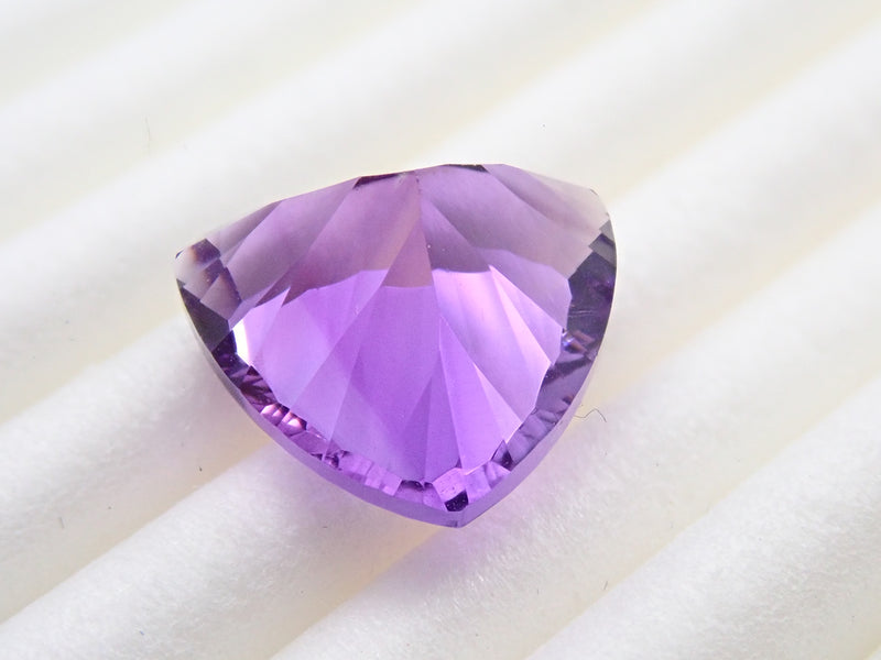 紫水晶 2.823 克拉裸石（凹面切割）