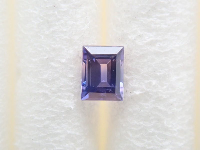 Bicolor sapphire 0.067ct loose
