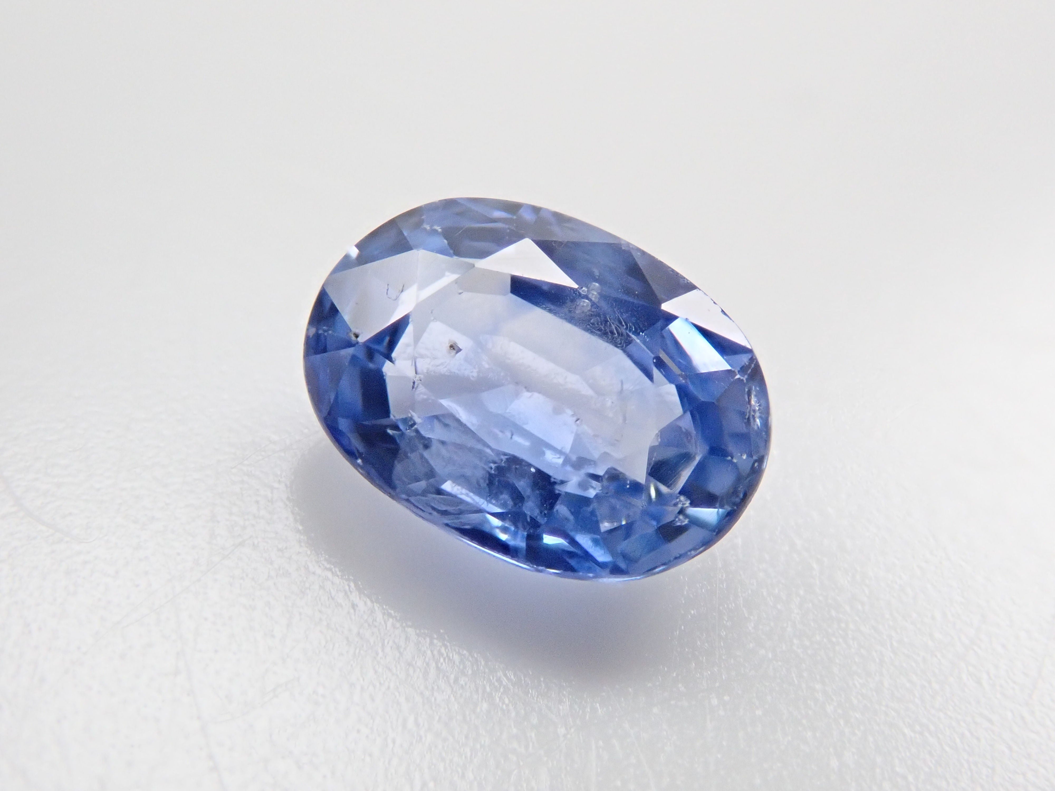 Sapphire (UV type) 0.699ct loose