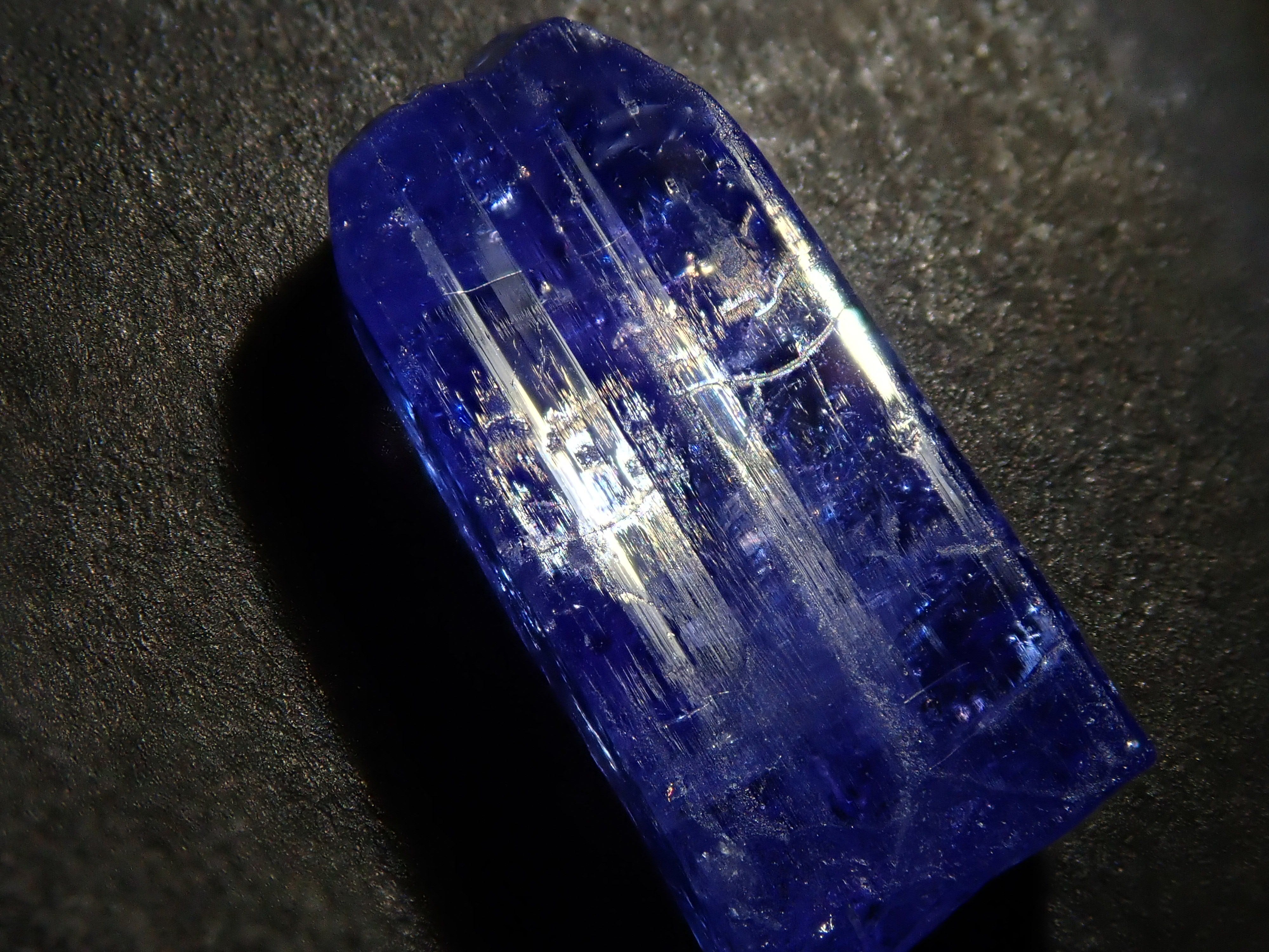 Tanzanite rough stone/loose set 4.044ct