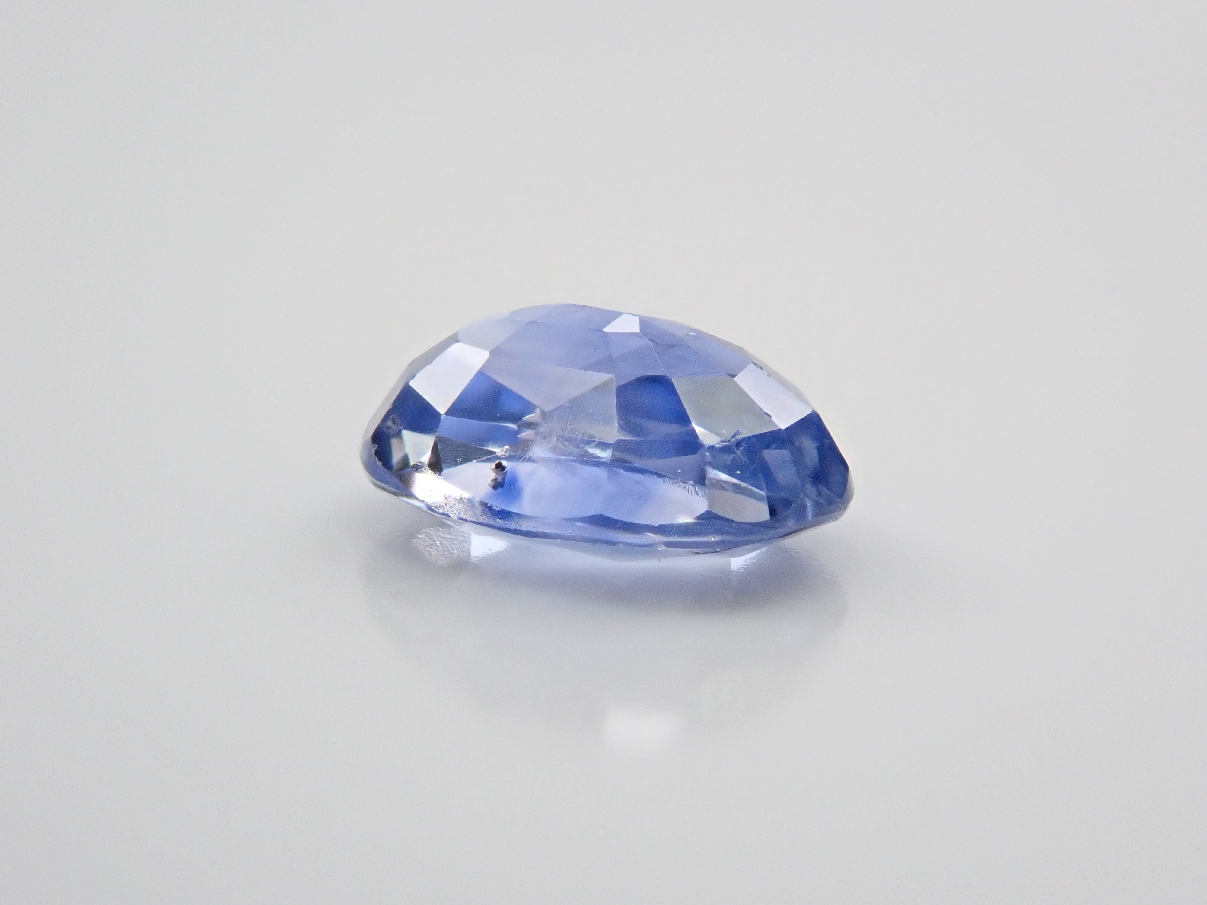 Sapphire (UV type) 0.699ct loose