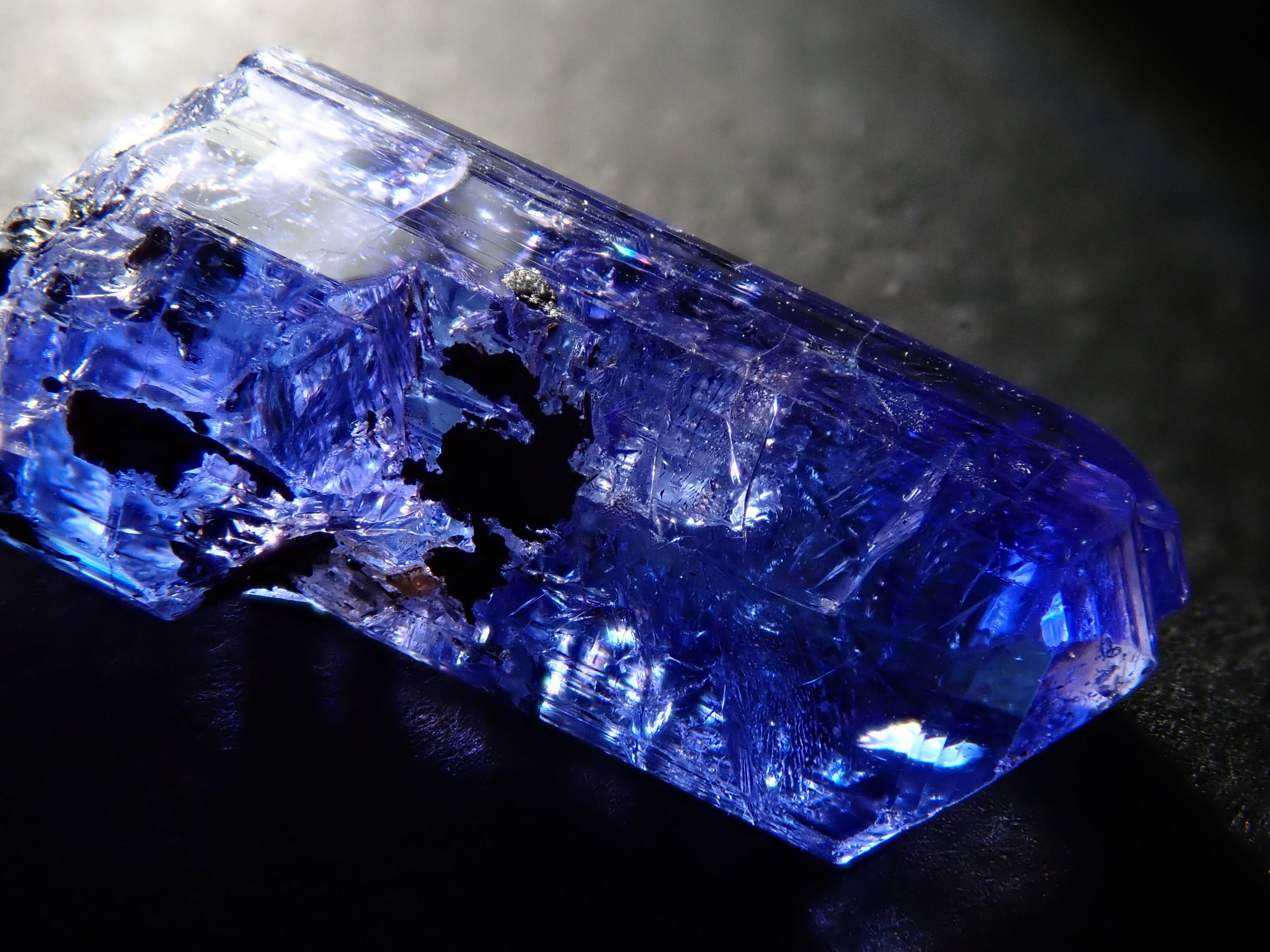 Tanzanite 5.028ct rough stone