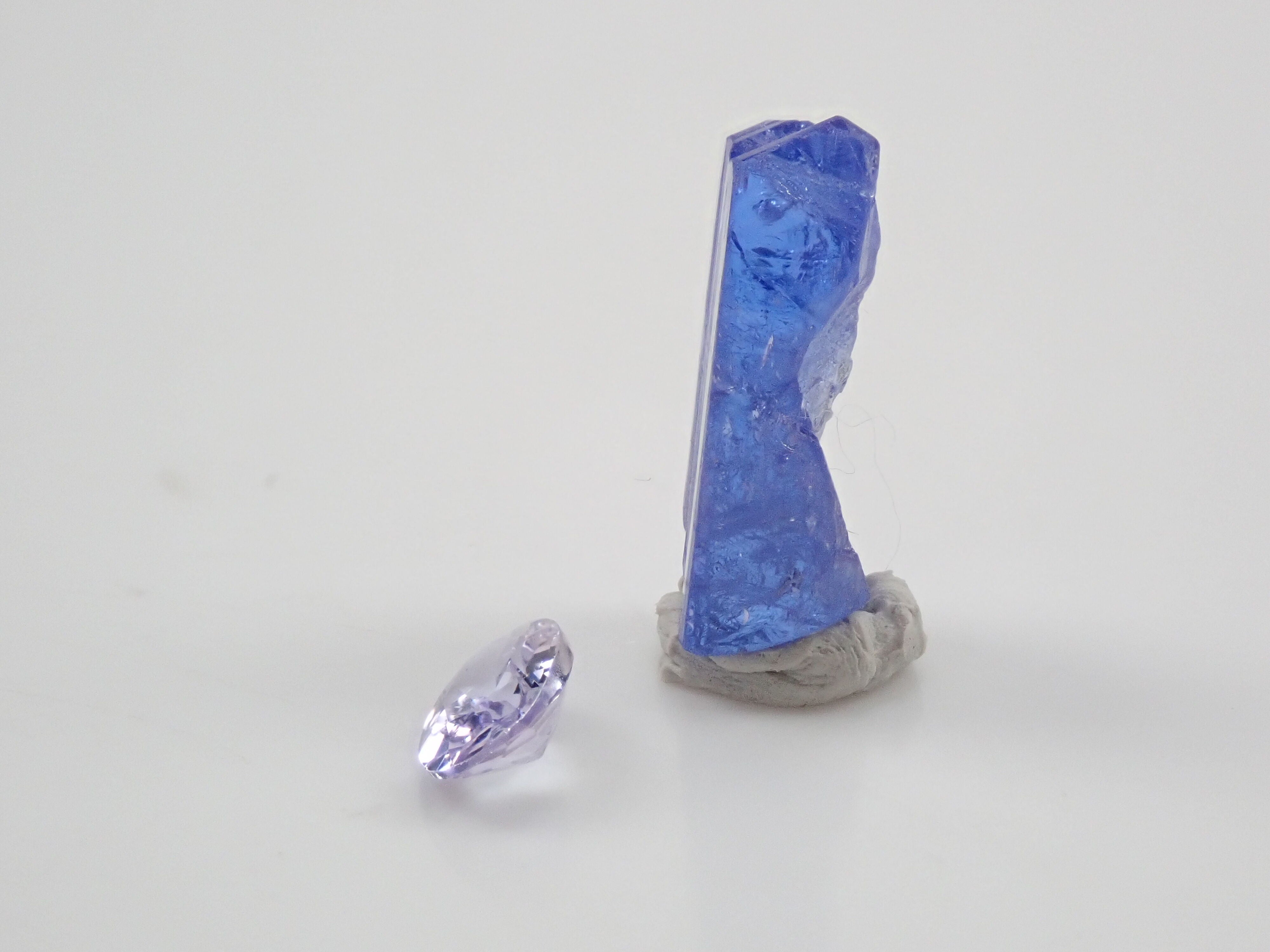 Tanzanite rough stone/loose set 4.044ct