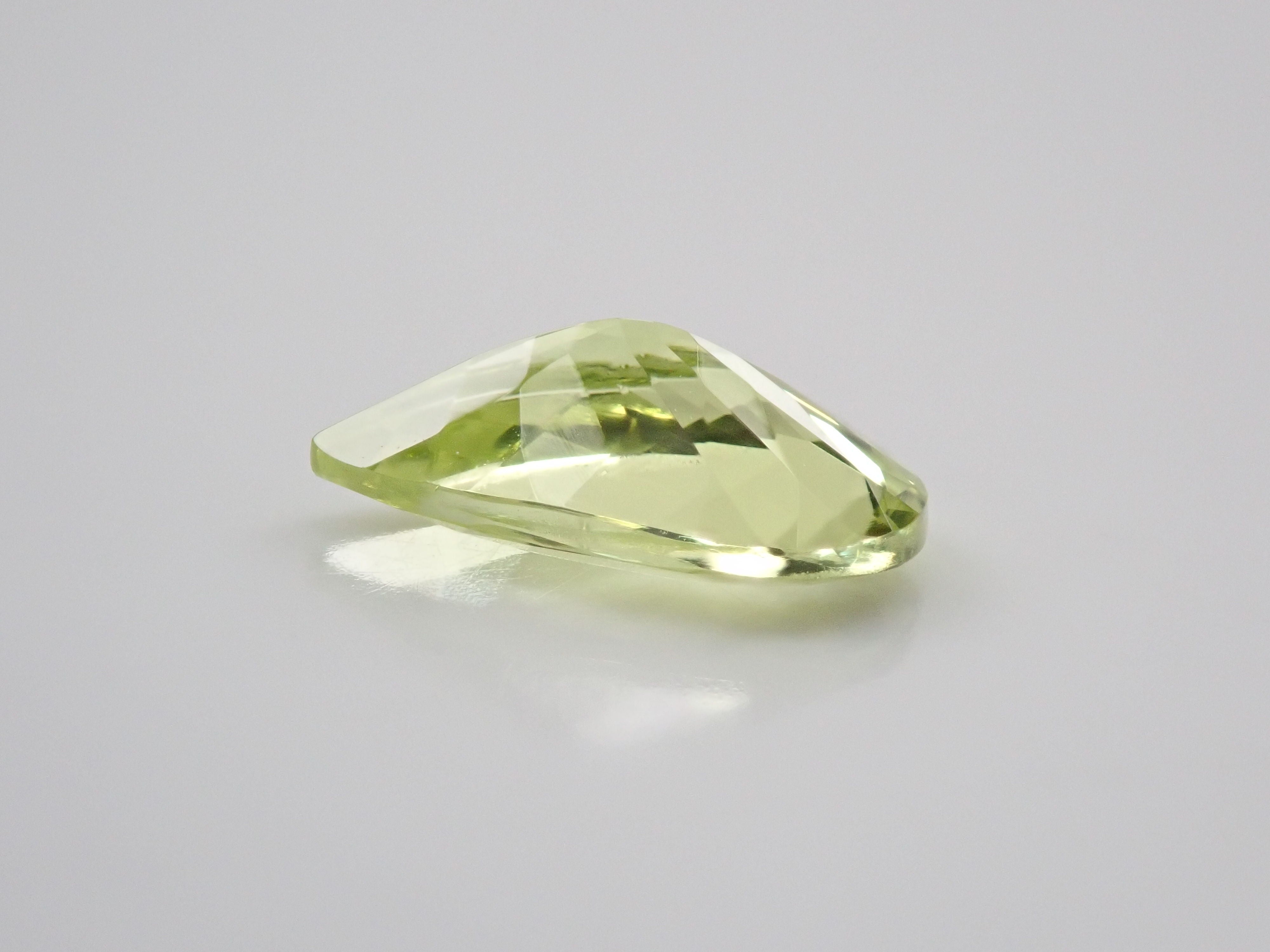 Parrot chrysoberyl 0.802ct loose