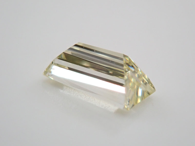 Yellow diamond 0.198ct loose (LIGHT YELLOW, VS1, tapered baguette)