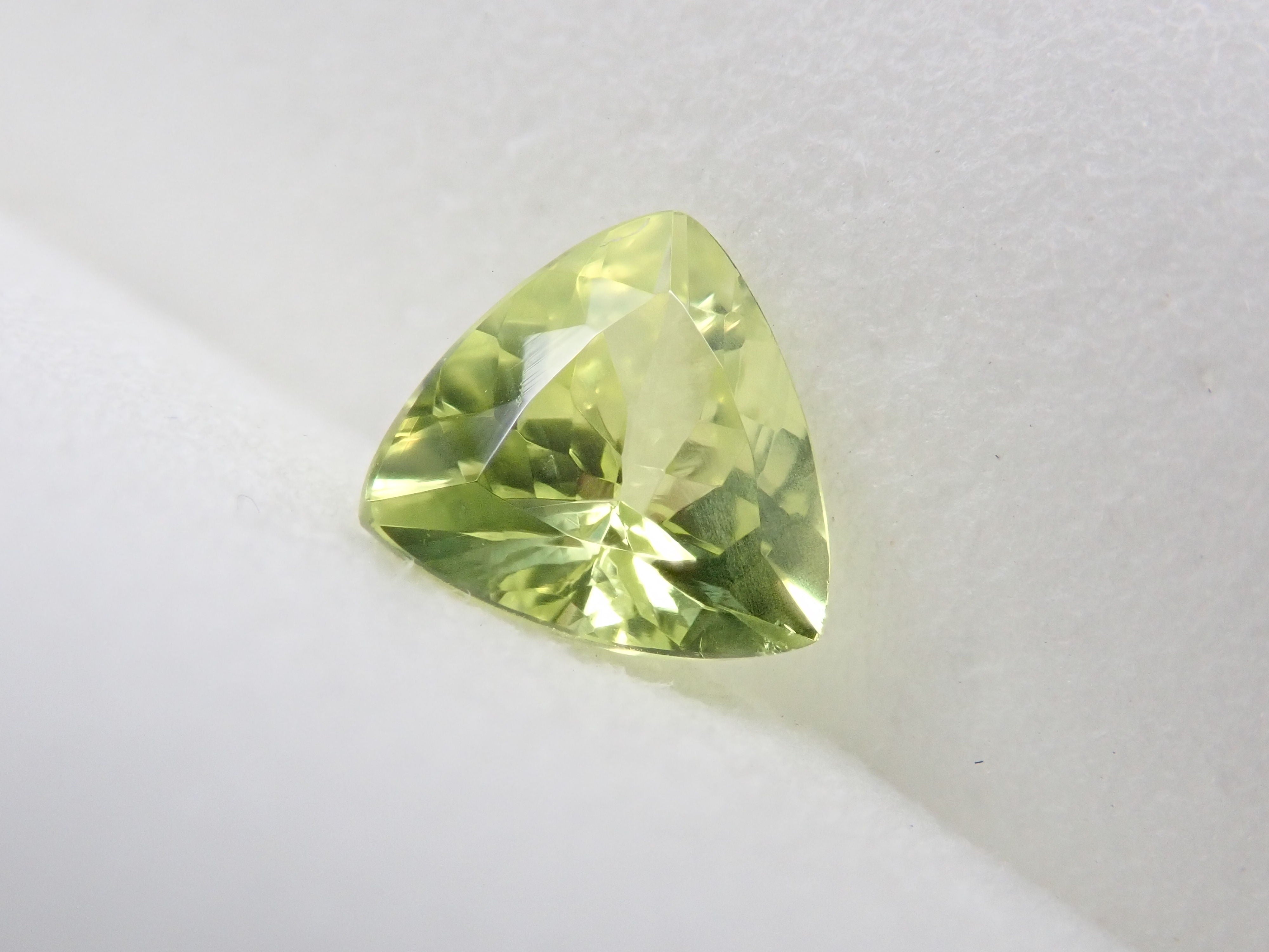 Parrot chrysoberyl 0.767ct loose