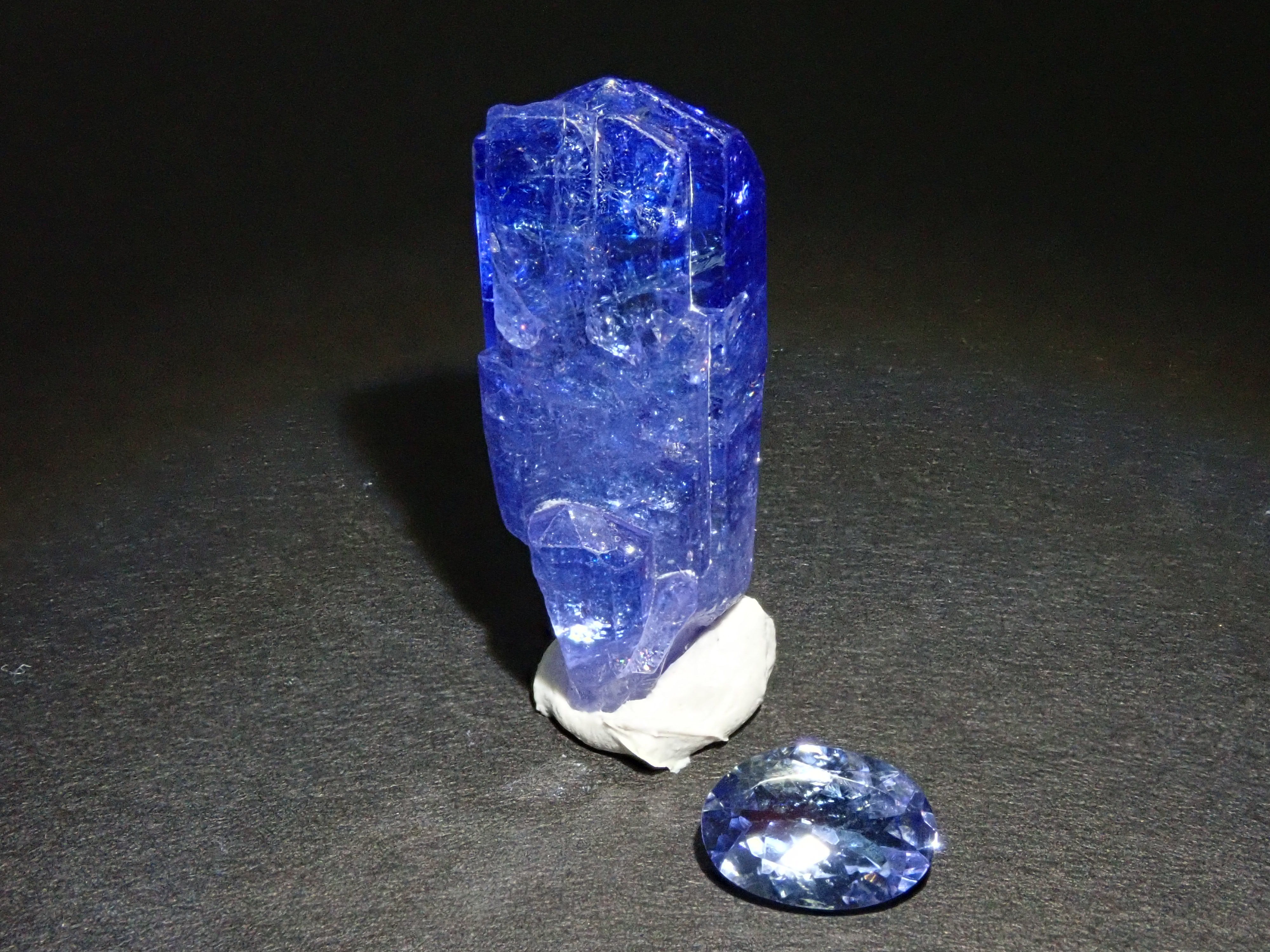 Tanzanite rough stone/loose set 6.903ct