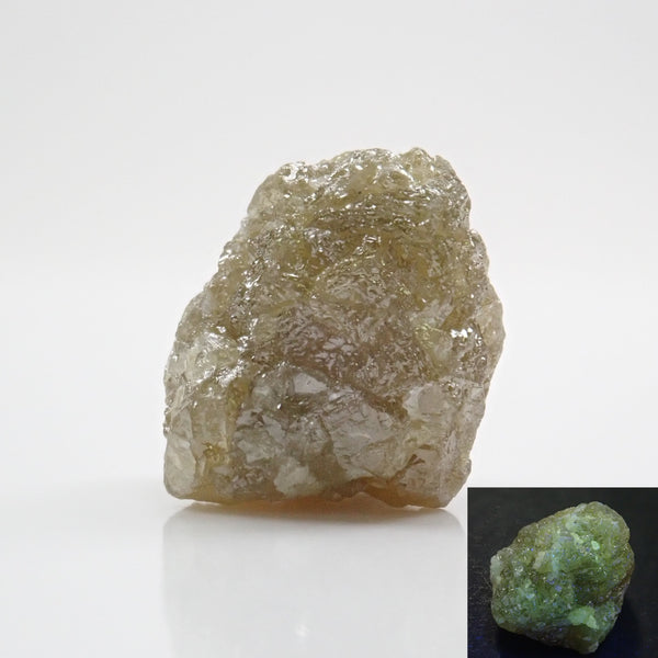 Diamond 16.545ct rough stone (fluorescence: Green)
