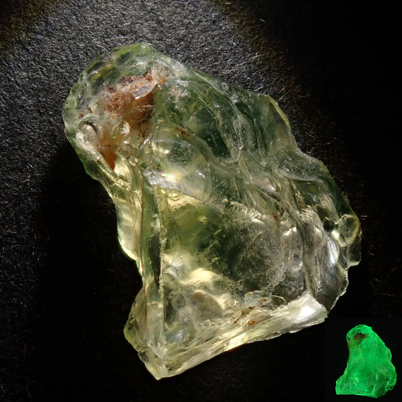 Hyalite Opal 3.400ct rough stone