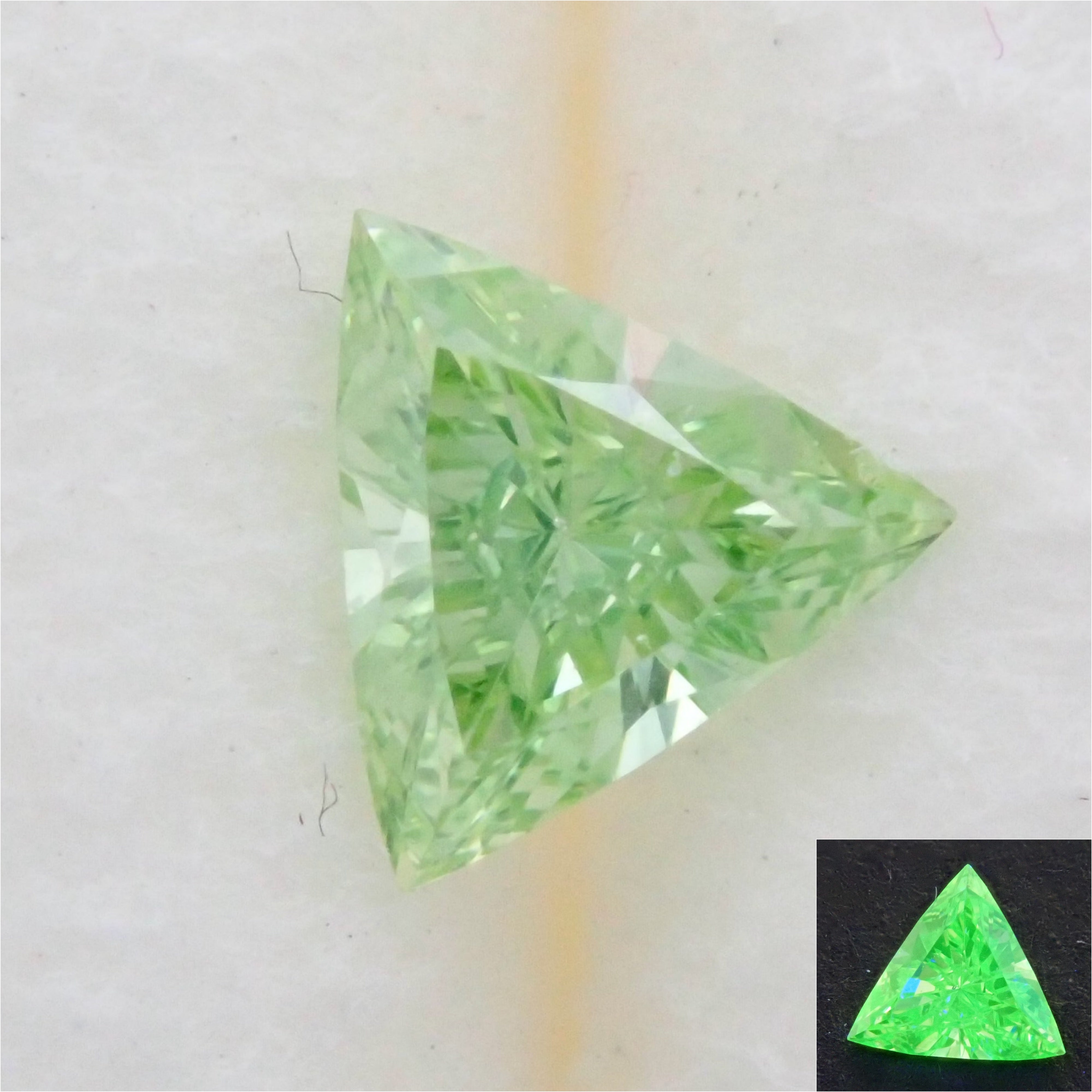 Mint green diamond (treatment) 0.063ct loose (equivalent to VS class)