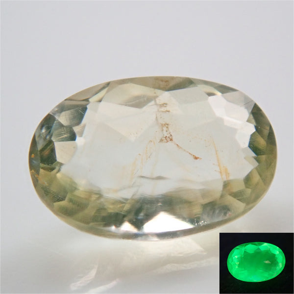 Hyalite Opal 0.220ct loose (fluorescent even in sunlight)