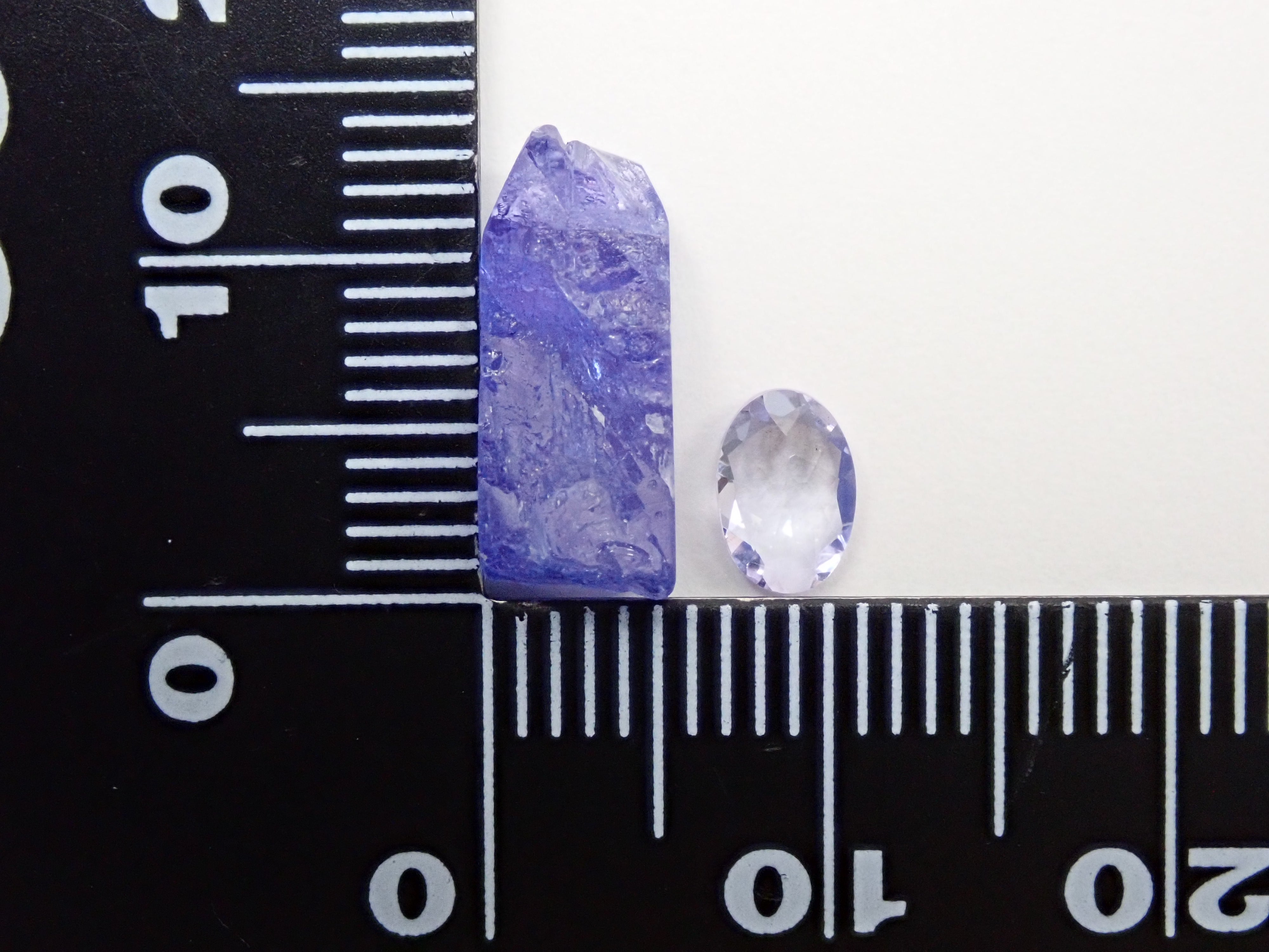 Tanzanite rough stone/loose set 4.044ct