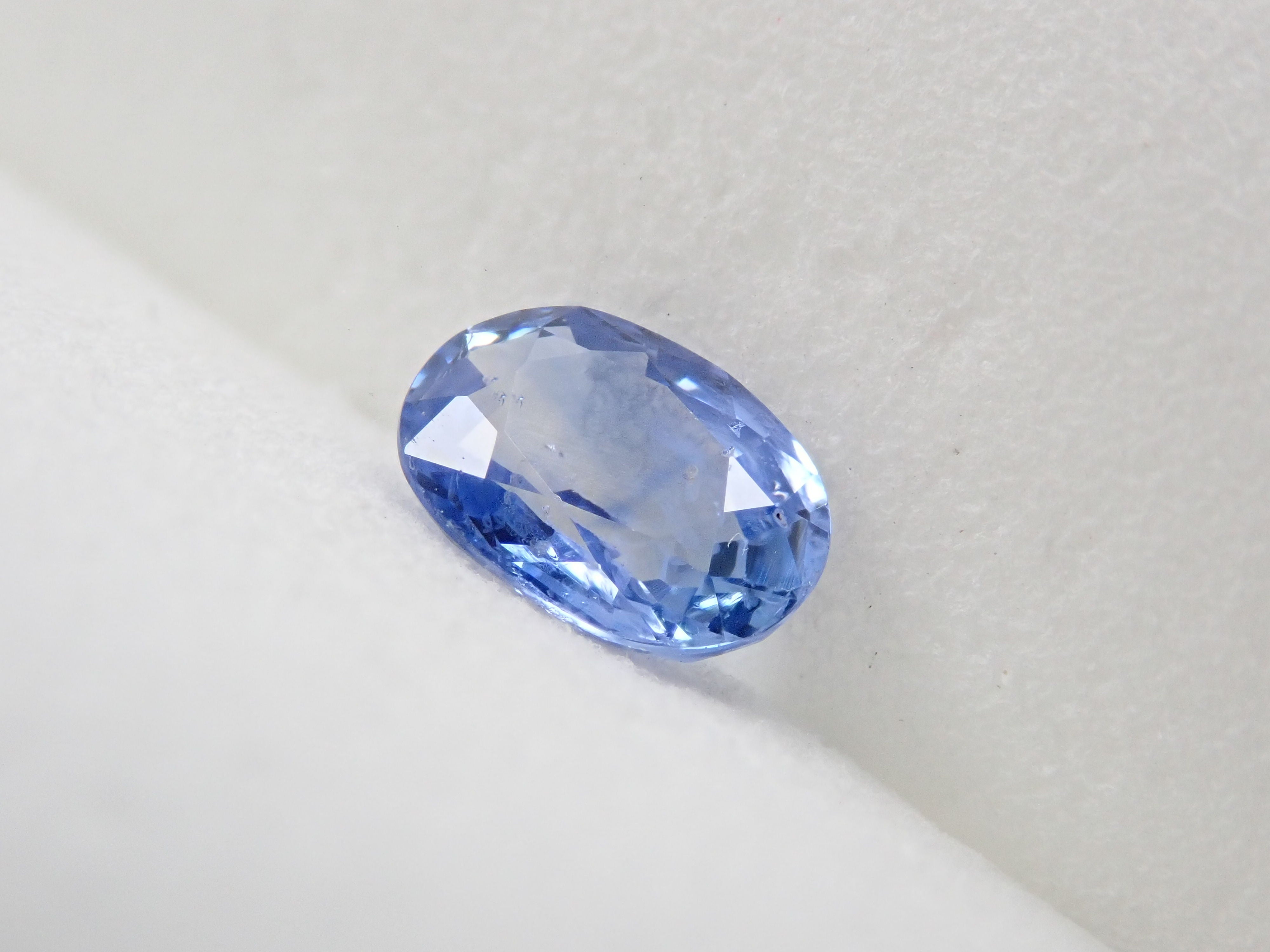 Sapphire (UV type) 0.699ct loose