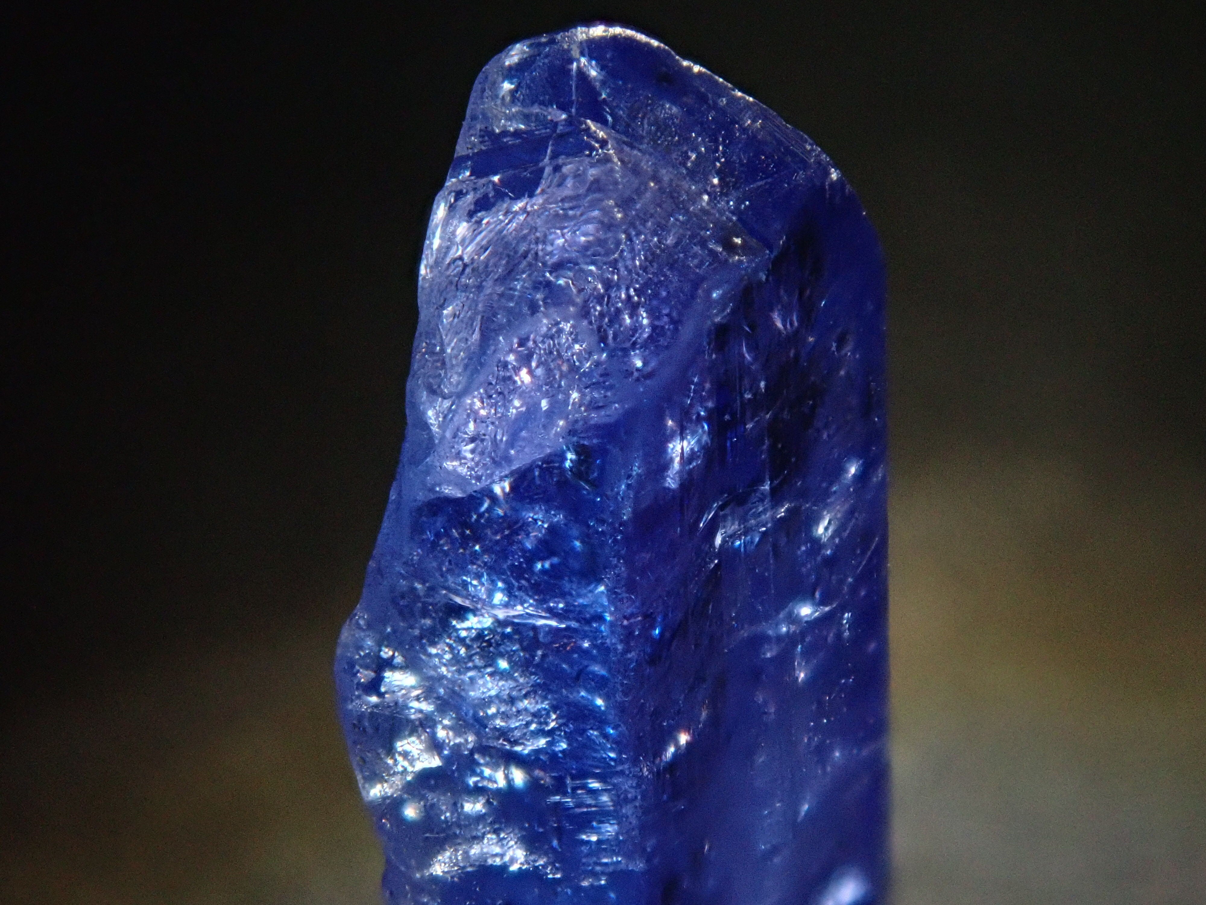 Tanzanite rough stone/loose set 4.044ct