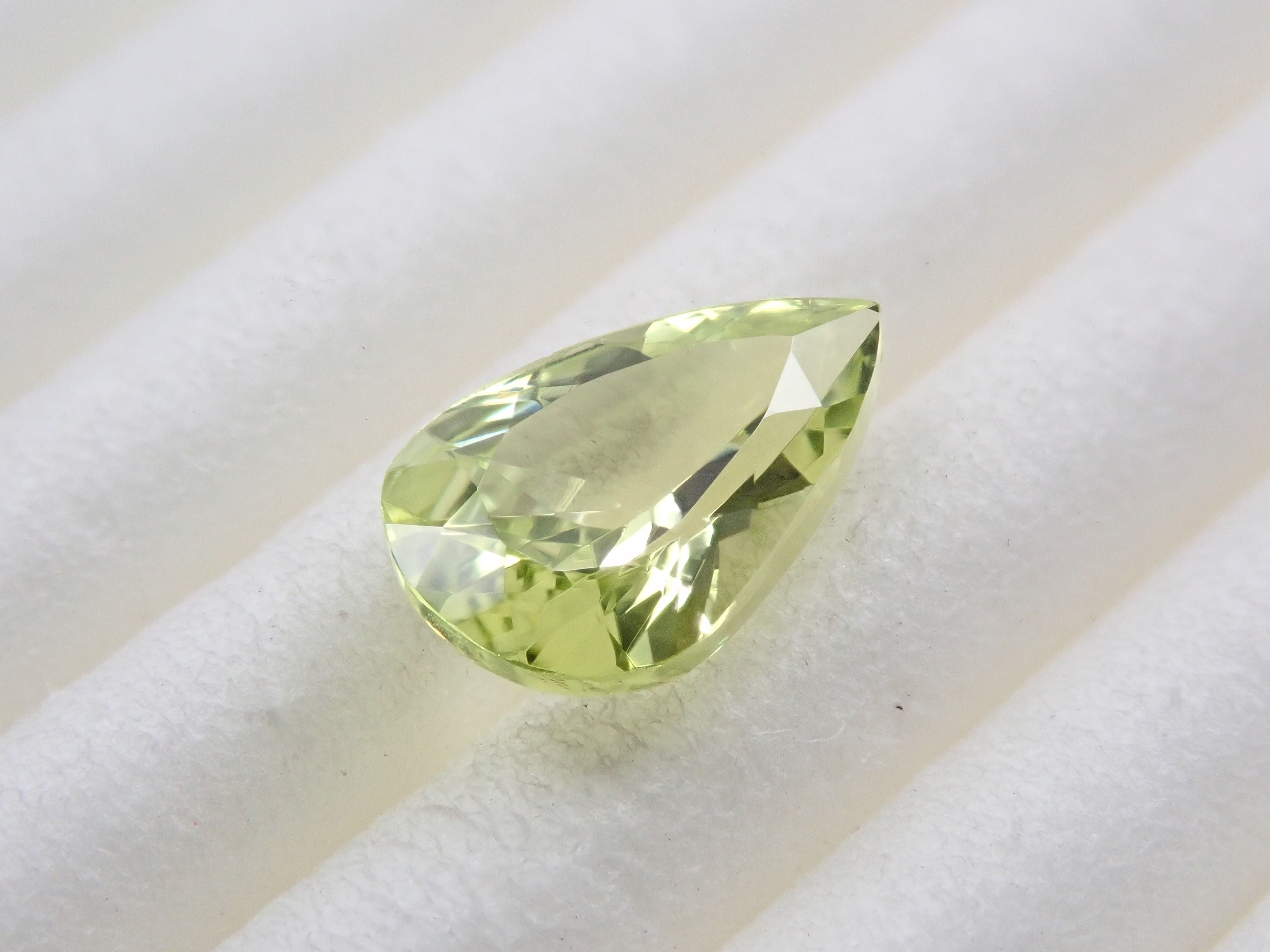 Parrot chrysoberyl 0.802ct loose