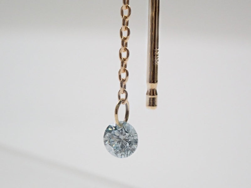 K18アイスブルーダイヤモンド0.310ct ピアス - カラッツSTORE