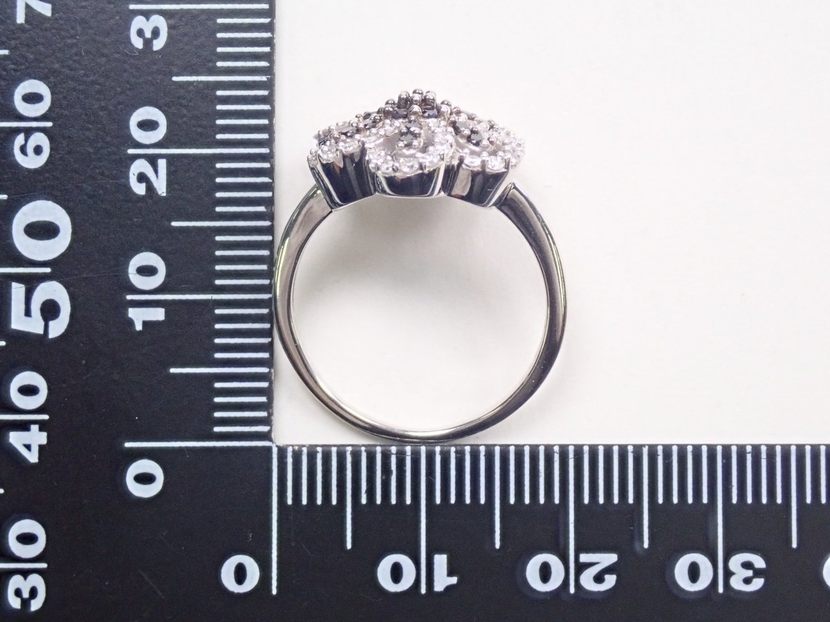 【カラフリ】K18WGブラックダイヤモンド0.76ct リング - カラッツSTORE