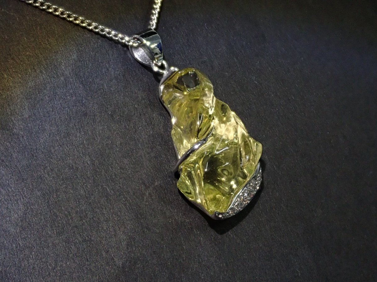 【カラフリ】K18WGイエローベリル15.59ct ペンダントトップ（ネックレストップ） - カラッツSTORE