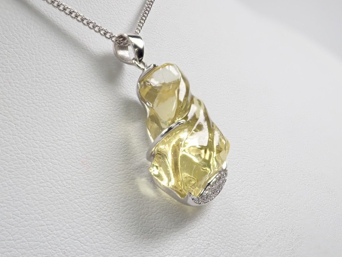 【カラフリ】K18WGイエローベリル15.59ct ペンダントトップ（ネックレストップ） - カラッツSTORE