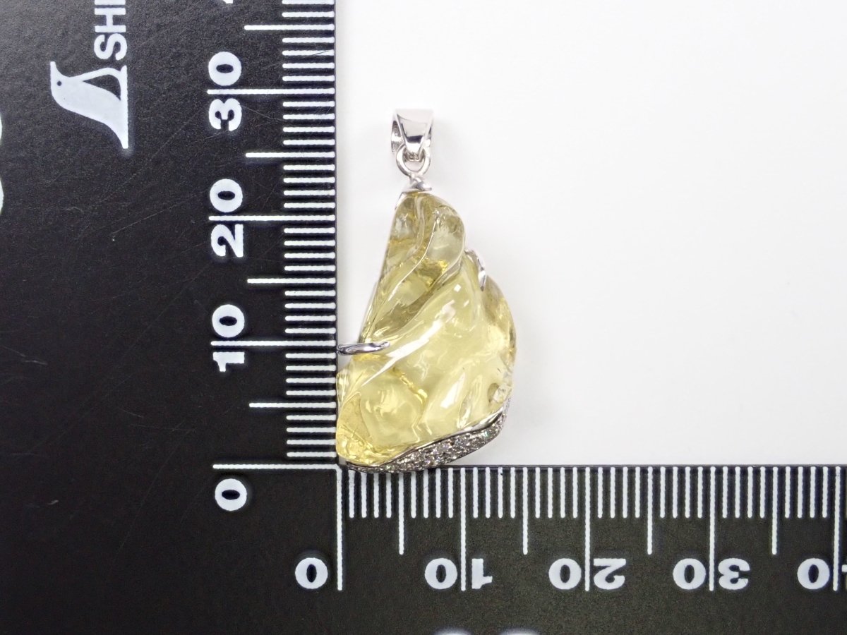 【カラフリ】K18WGイエローベリル15.59ct ペンダントトップ（ネックレストップ） - カラッツSTORE