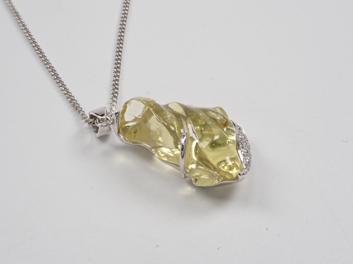 【カラフリ】K18WGイエローベリル15.59ct ペンダントトップ（ネックレストップ） - カラッツSTORE