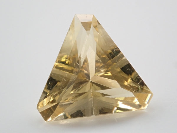 タンザニア産スキャポライト 1.780ctルース