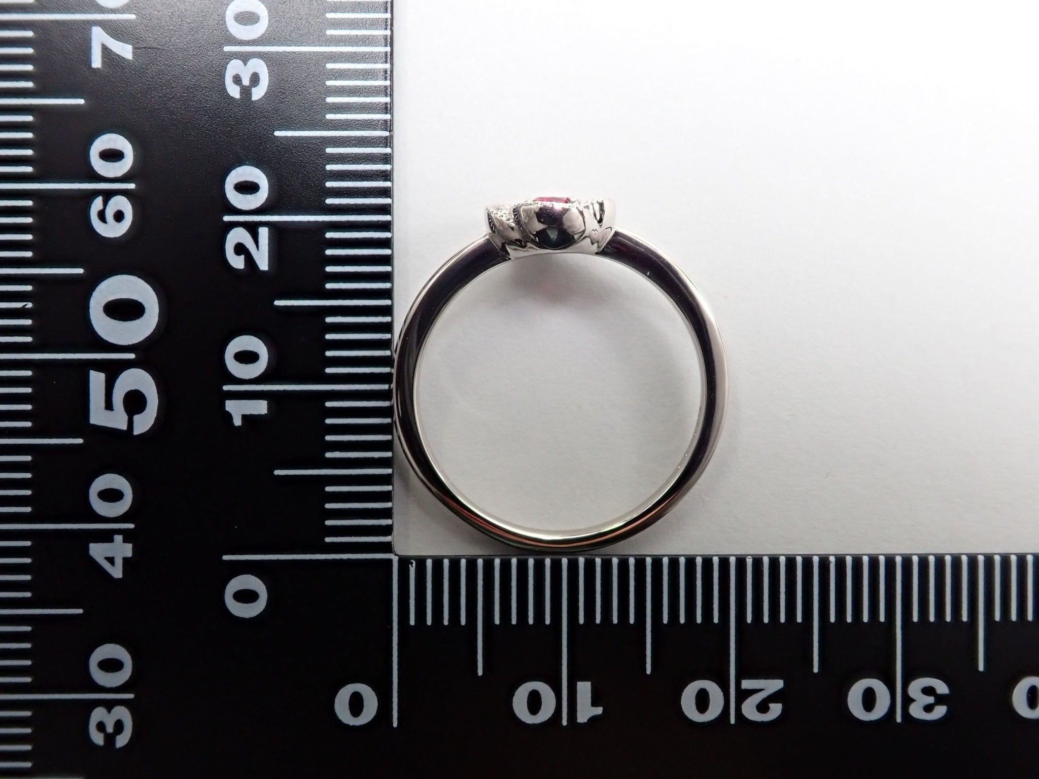 Pt900レッドベリル0.088ct ダイヤリング - KARATZ STORE｜カラッツSTORE