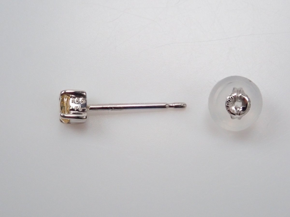 Pt900イエローダイヤモンド0.13ct ピアス - カラッツSTORE