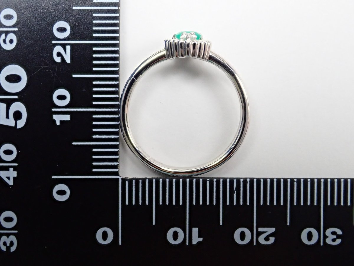 Pt900エメラルド0.17ct・ダイヤモンドリング - カラッツSTORE