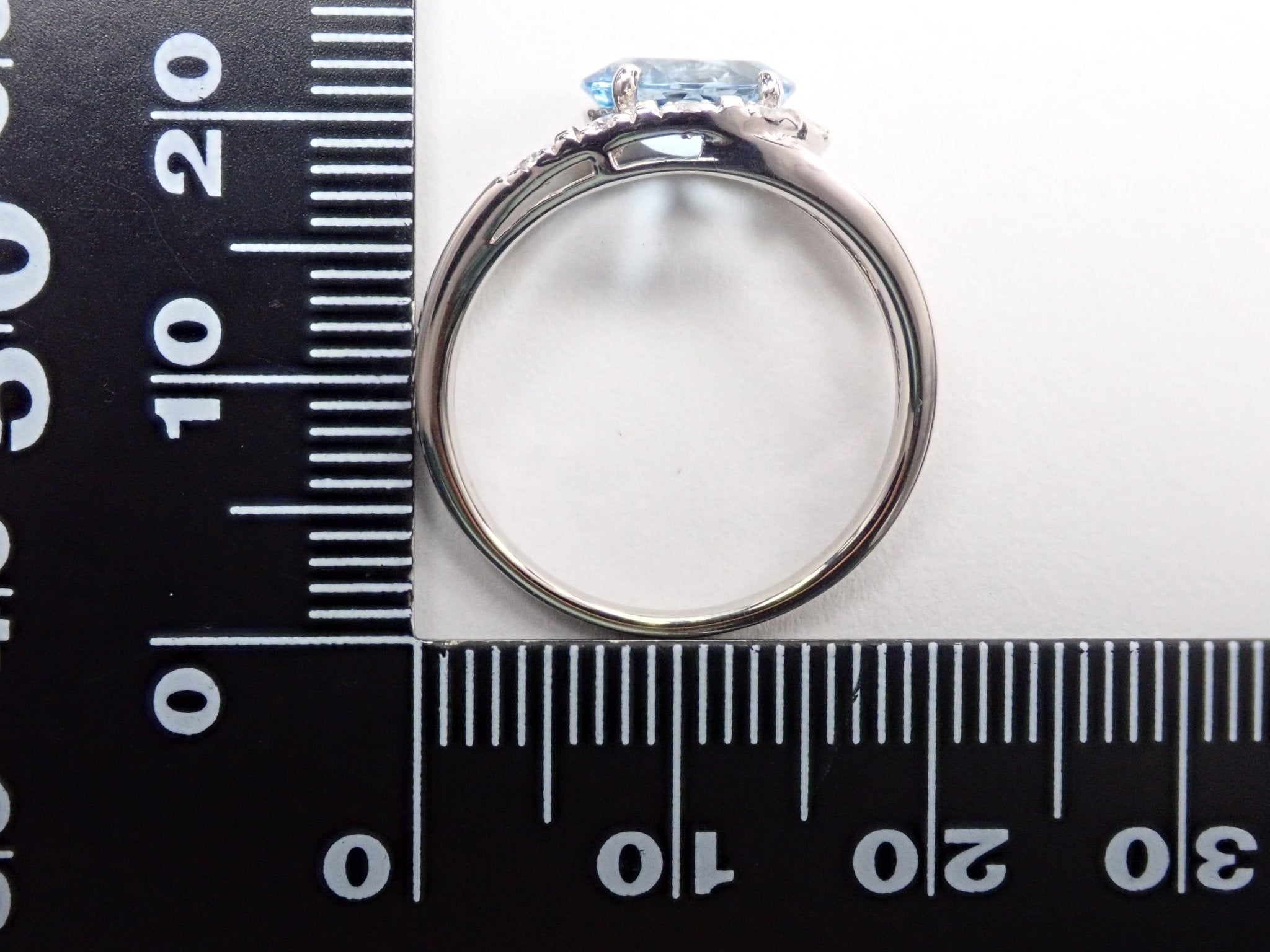 Pt900アクアマリン0.82ct リング - KARATZ STORE｜カラッツSTORE