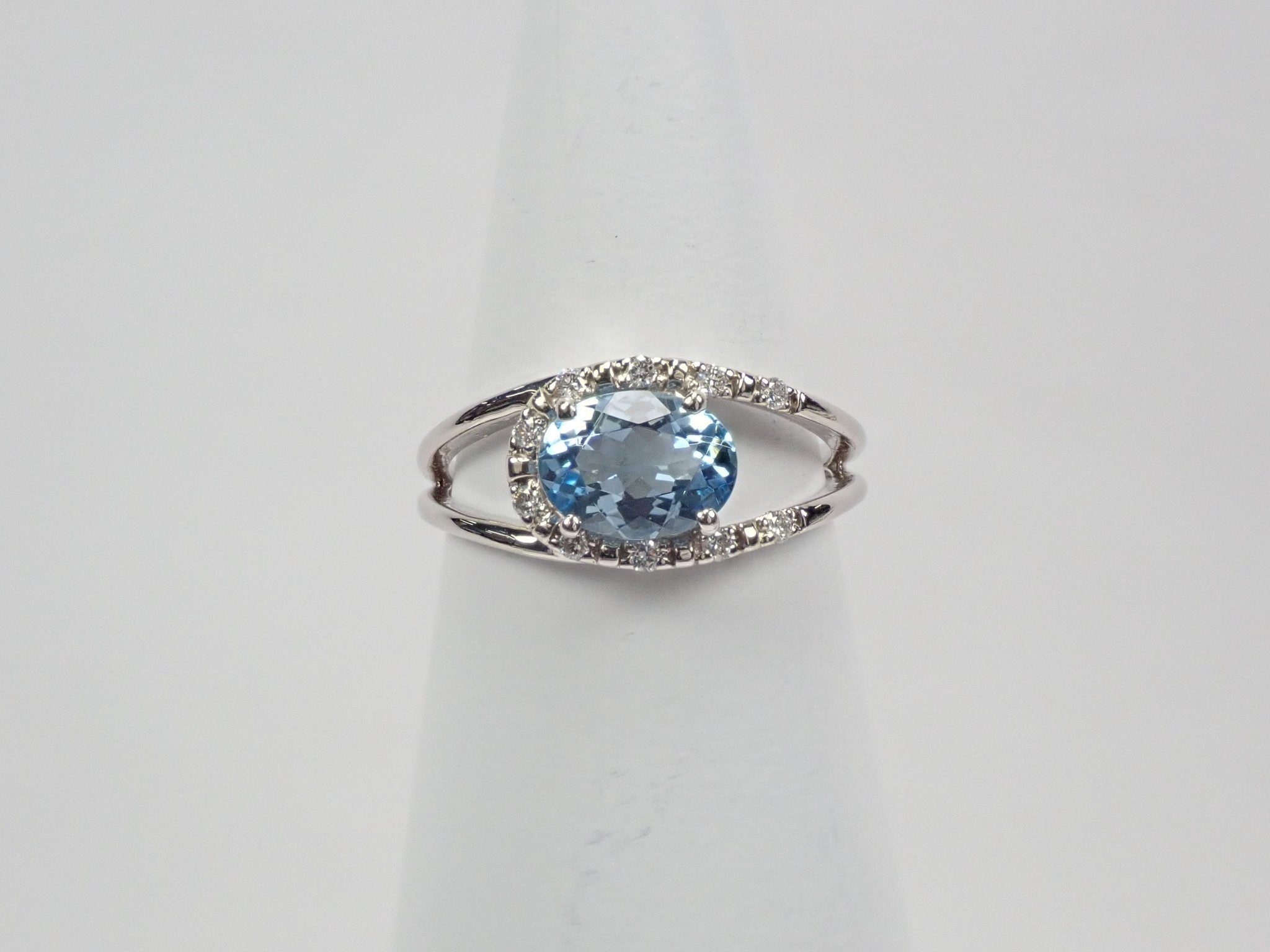 Pt900アクアマリン0.82ct リング - KARATZ STORE｜カラッツSTORE