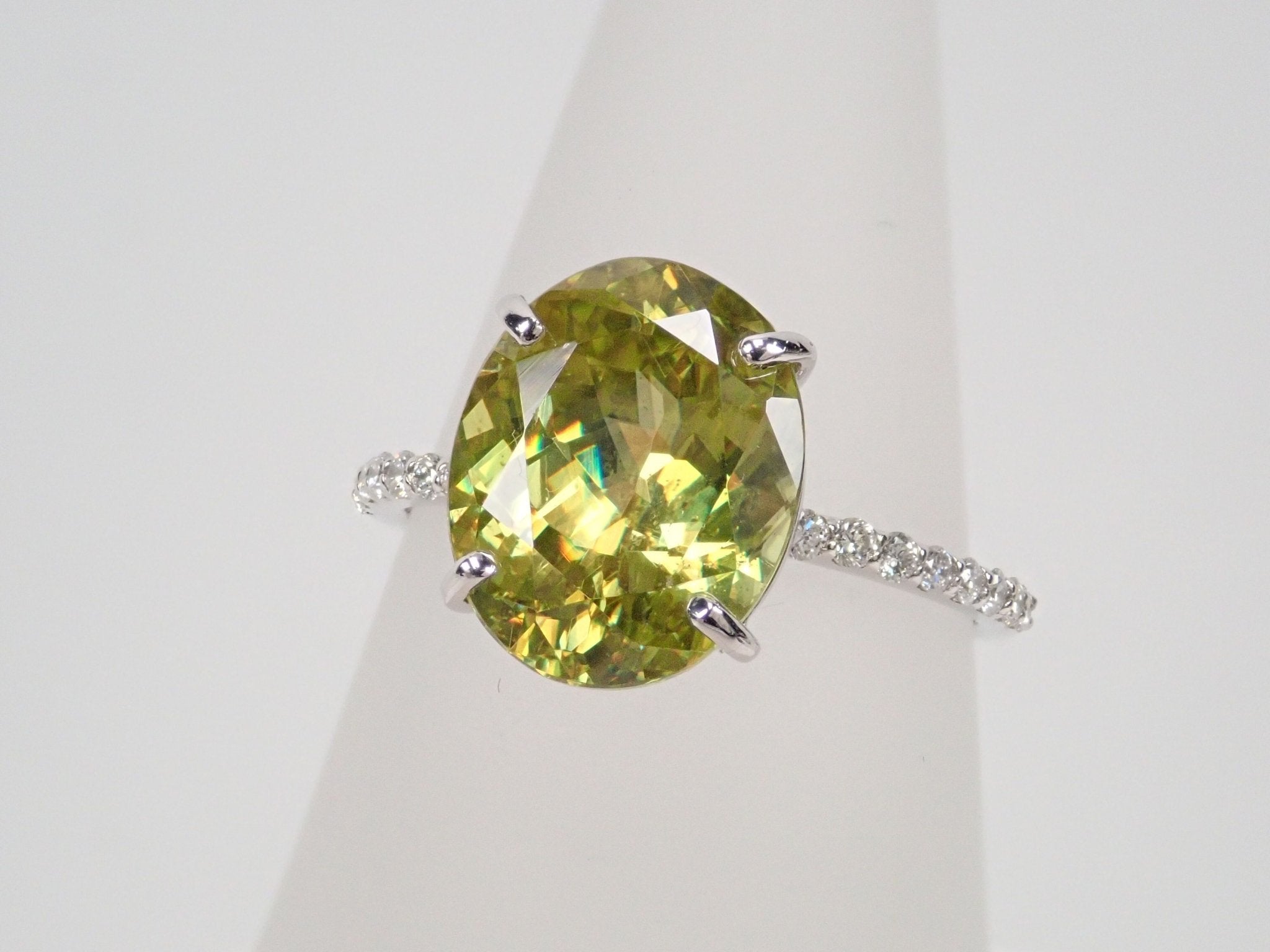 Pt900スフェーン4.56ct リング - KARATZ STORE｜カラッツSTORE