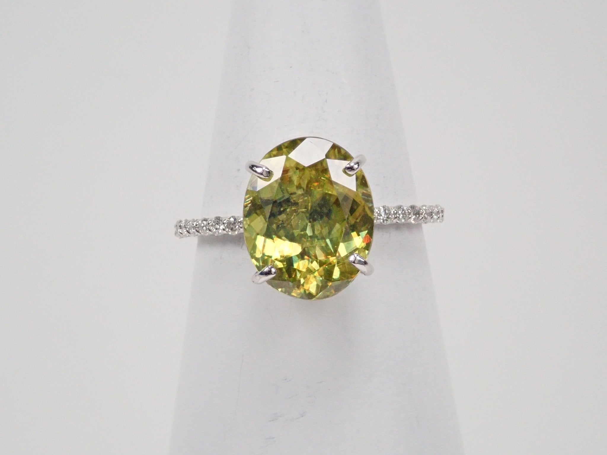 Pt900スフェーン4.56ct リング - KARATZ STORE｜カラッツSTORE