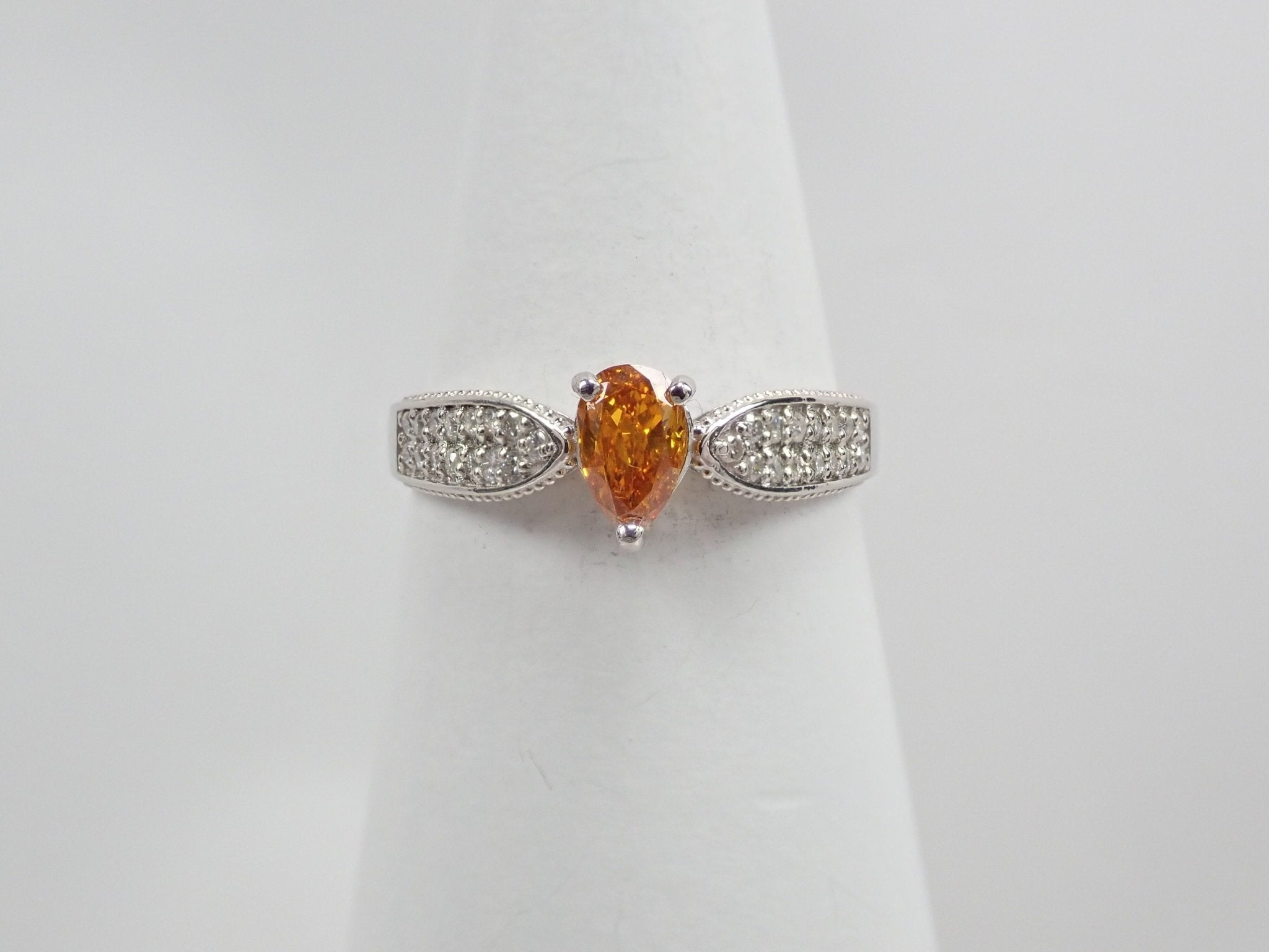 Pt950オレンジダイヤモンド0.338ct リング（FANCY DEEP YELLOWISH ORANGE） - KARATZ STORE｜カラッツSTORE