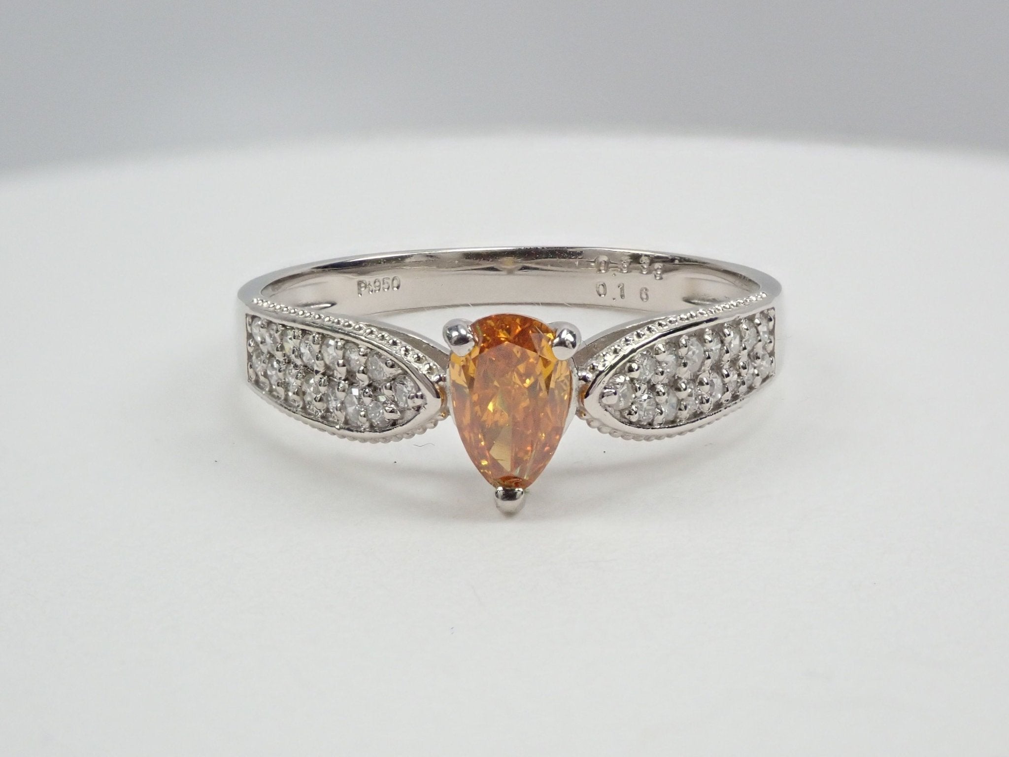 Pt950オレンジダイヤモンド0.338ct リング（FANCY DEEP YELLOWISH ORANGE） - KARATZ STORE｜カラッツSTORE