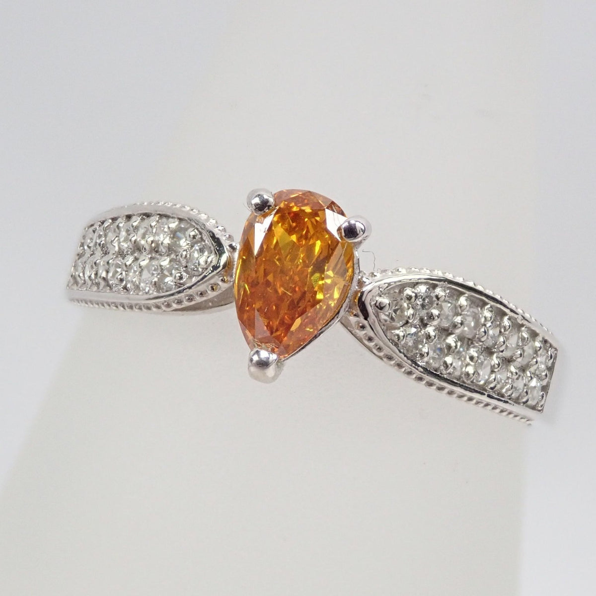 オレンジダイヤモンド リング 0.126ct SI2 FANCY VIVID YELLOW ORANGE 