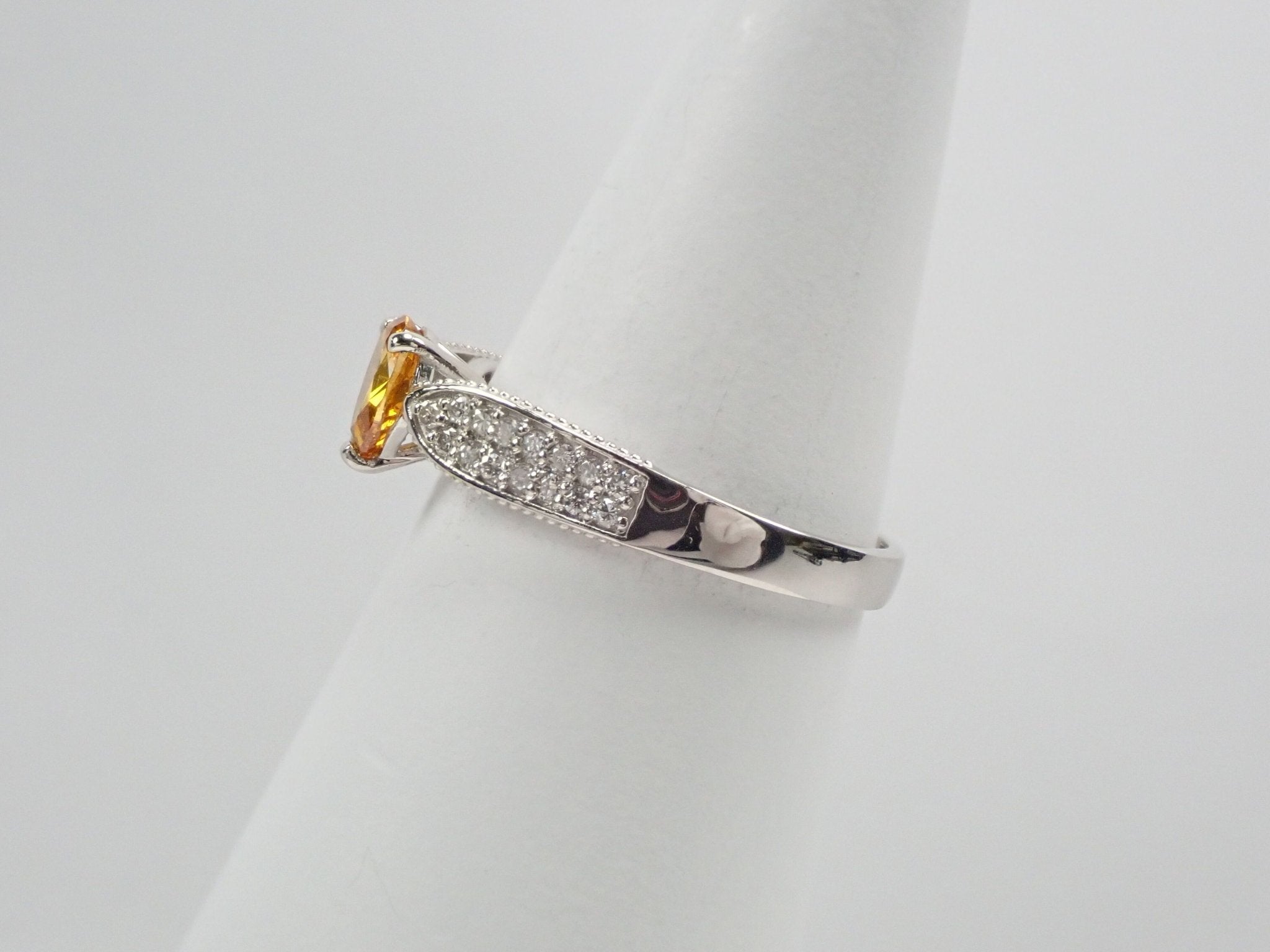 Pt950オレンジダイヤモンド0.338ct リング（FANCY DEEP YELLOWISH ORANGE） - KARATZ STORE｜カラッツSTORE