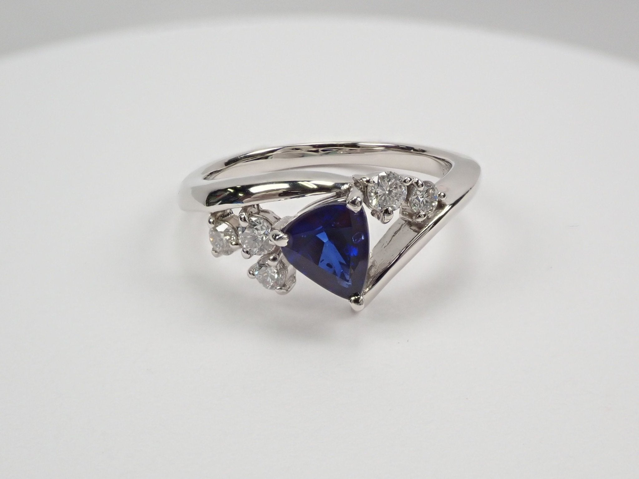 Pt950ロイヤルブルーサファイア0.73ct リング GIA付 - KARATZ STORE｜カラッツSTORE